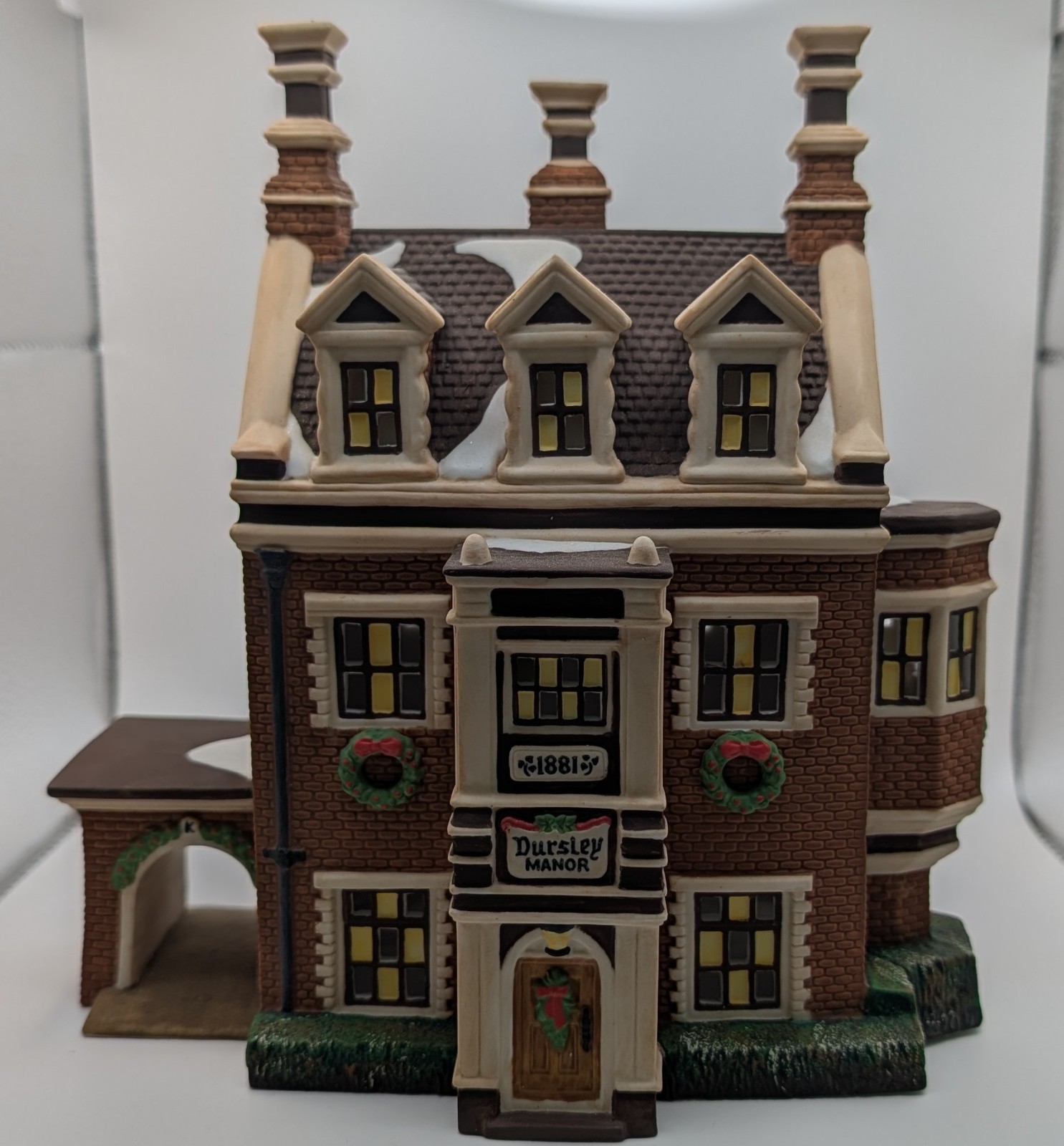 Dept 56 Dickens Village Dursley Manor 58329 Retired Boxed Lighted