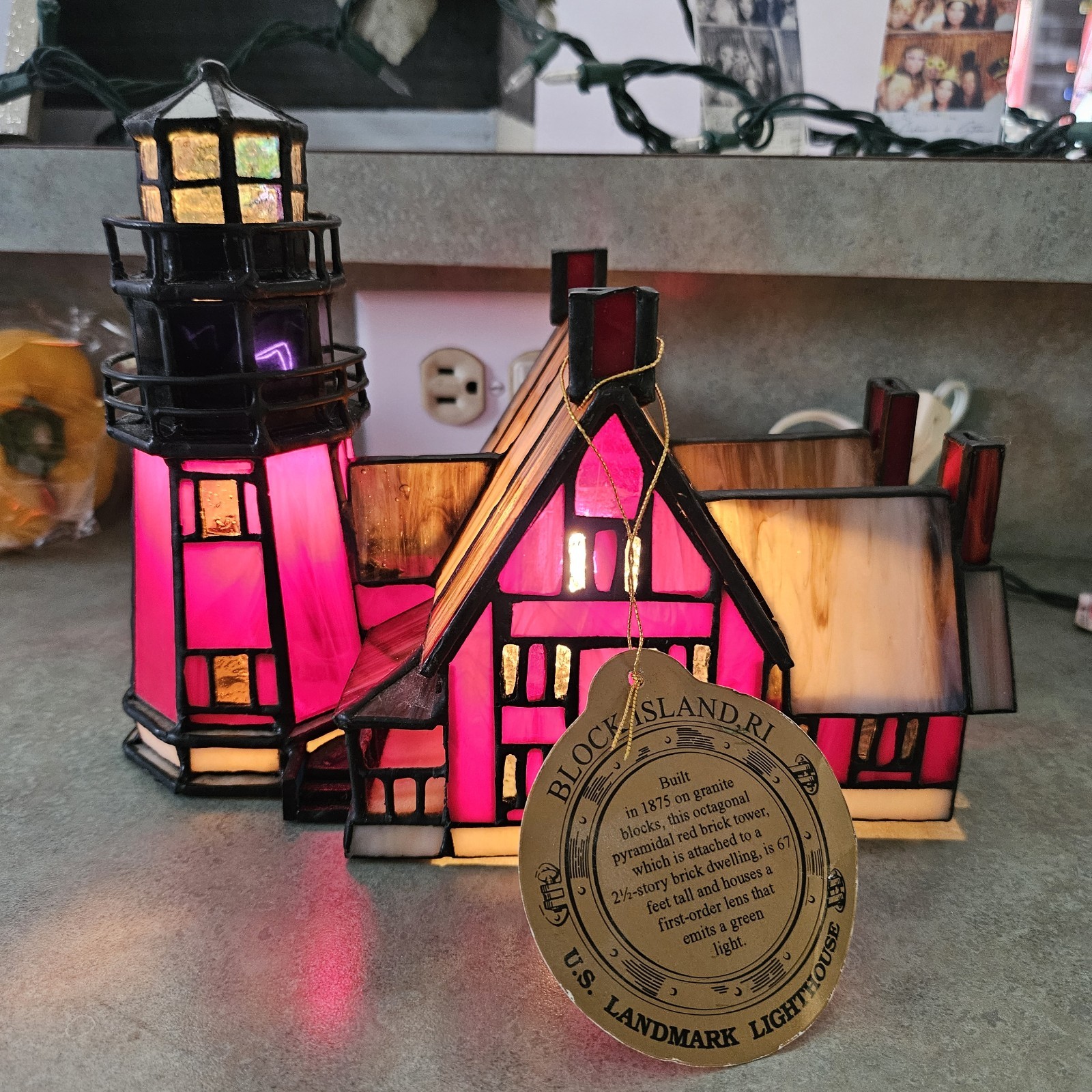 Vint Centuryville Tiffany Style Lighthouse-Music Box Block Island RI Nightlight