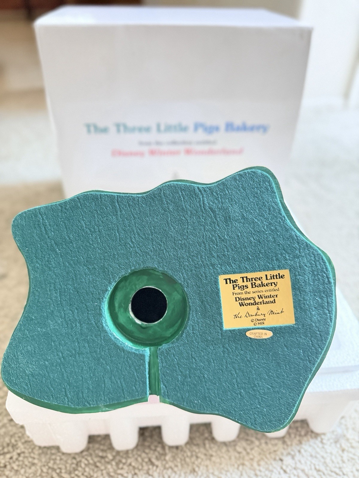 Danbury Mint Disney Winter Wonderland Three Little Pigs Bakery House, Boxed