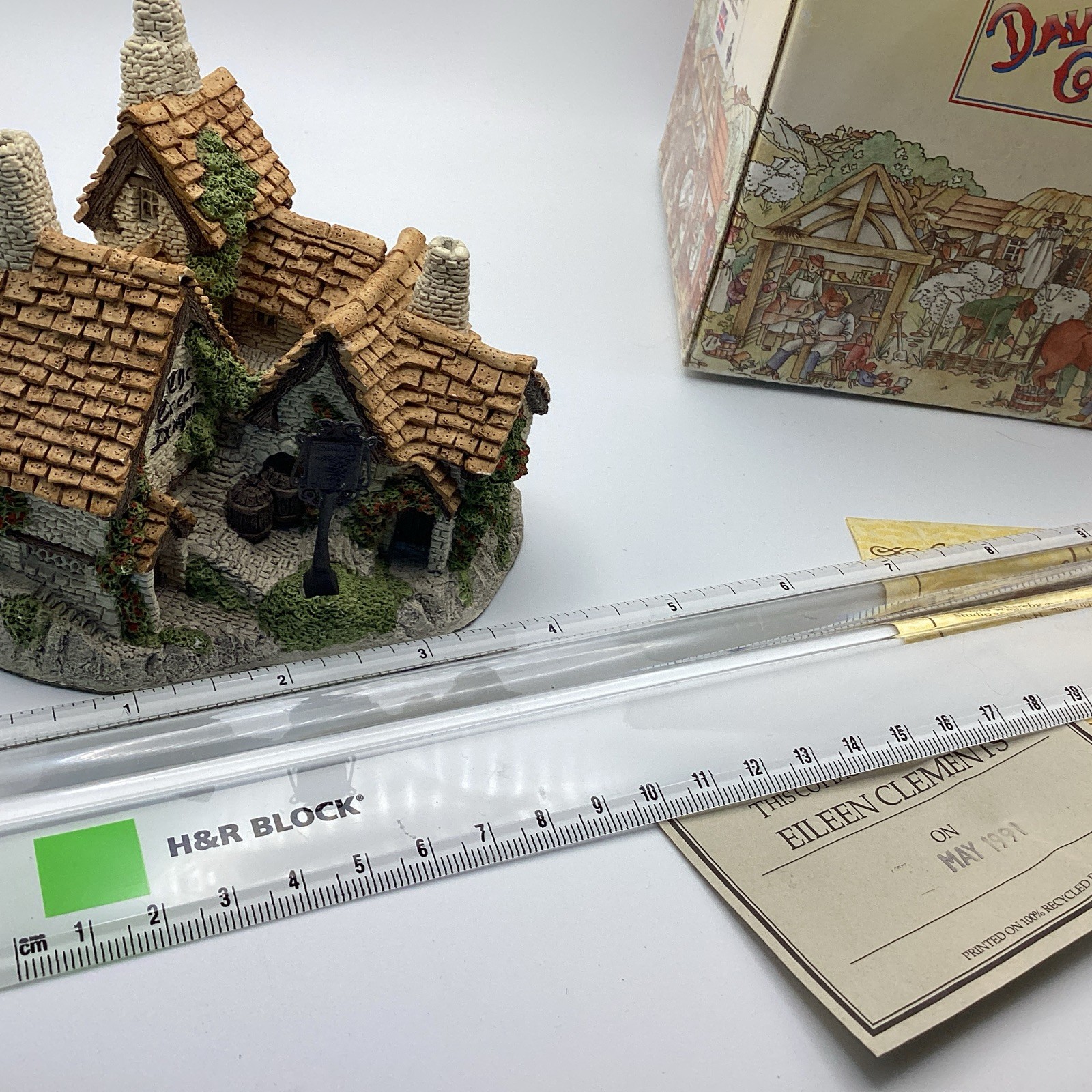 1983 Vintage David Winter Cottages The Green Dragon W/Box & Cert of Authenticity