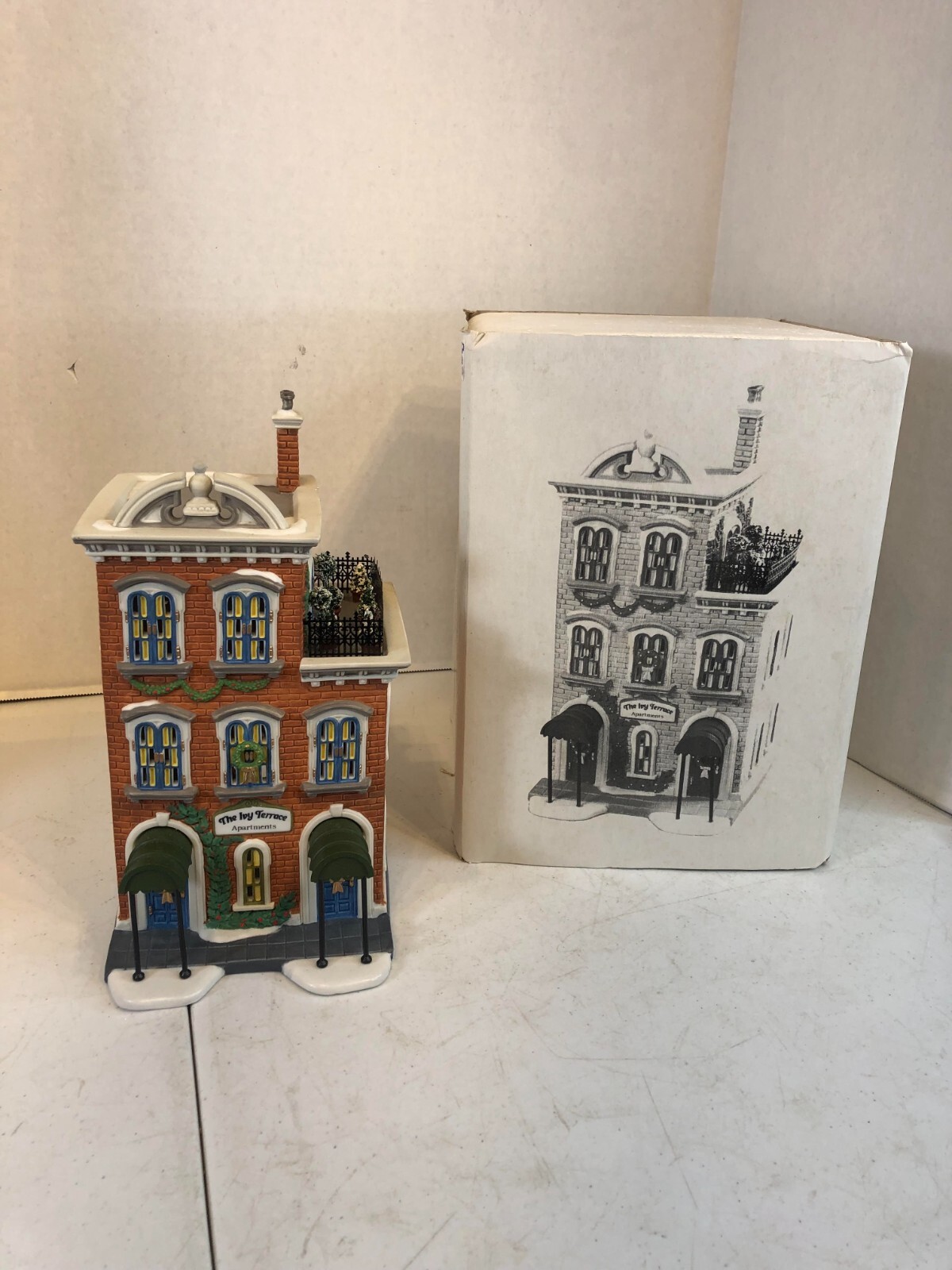 Department 56 heritage Village Collection Ivy Terrace Apartments