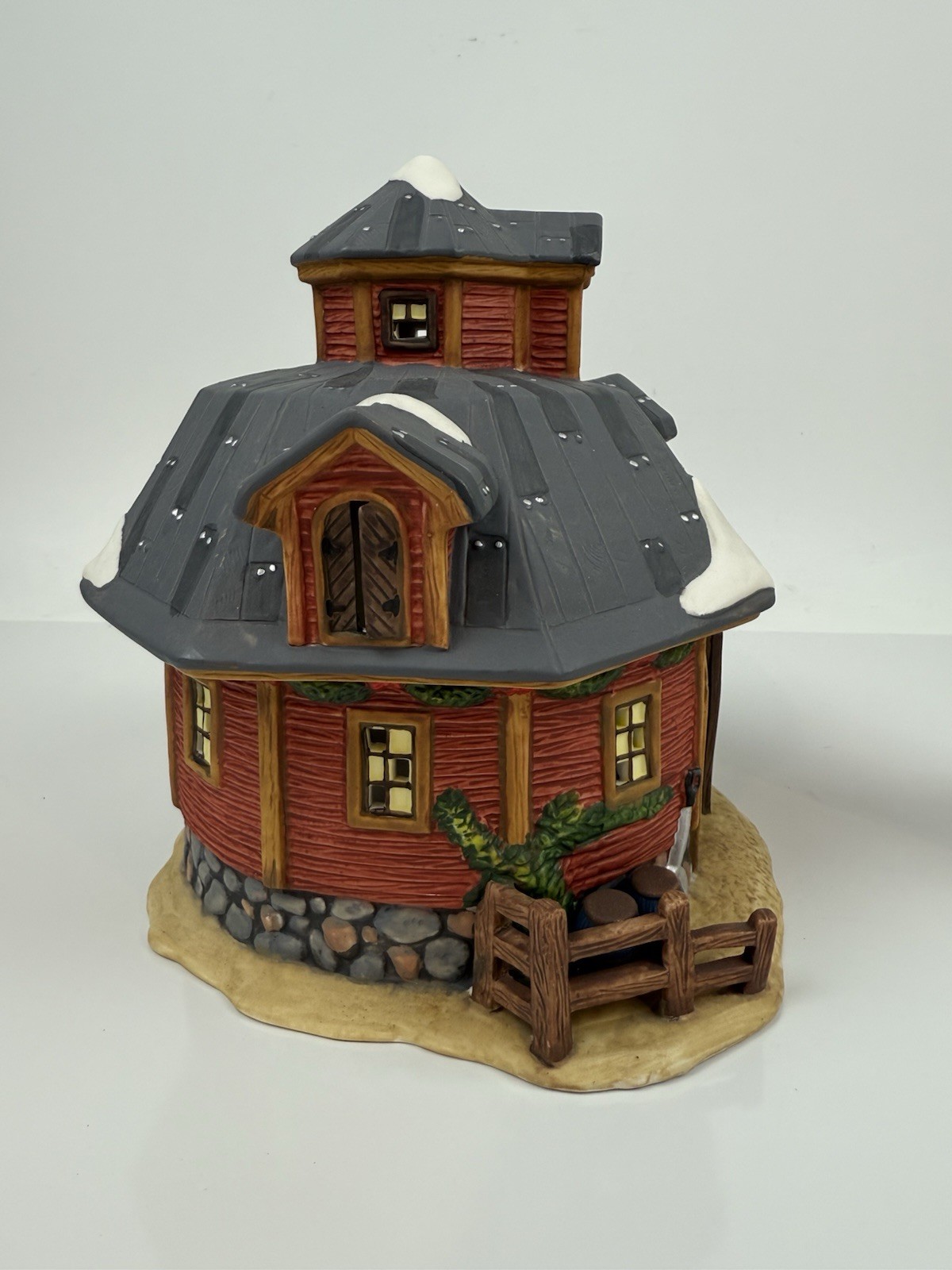 Heartland Valley Village Farm House & Silo Porcelain Christmas House