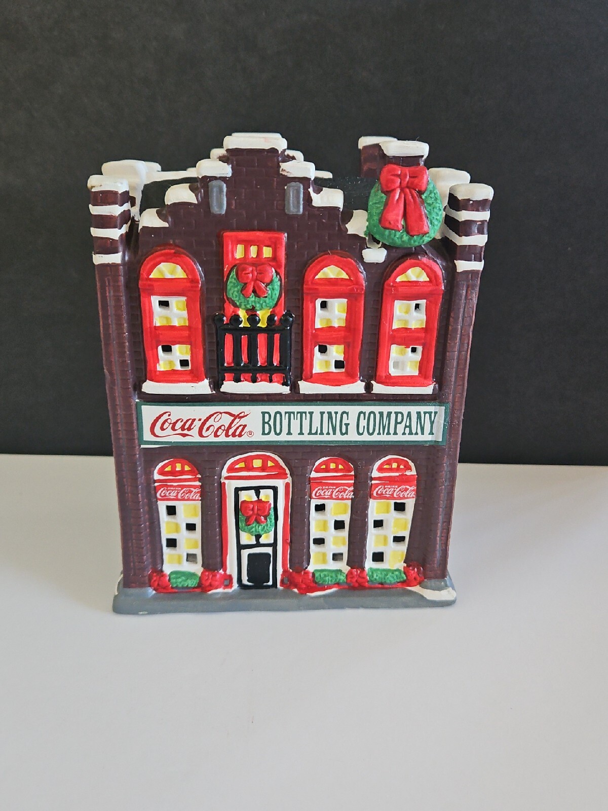 COCA-COLA 1995 TOWN SQUARE COLLECTION COCA-COLA BOTTLING COMPANY ADORABLE ITEM