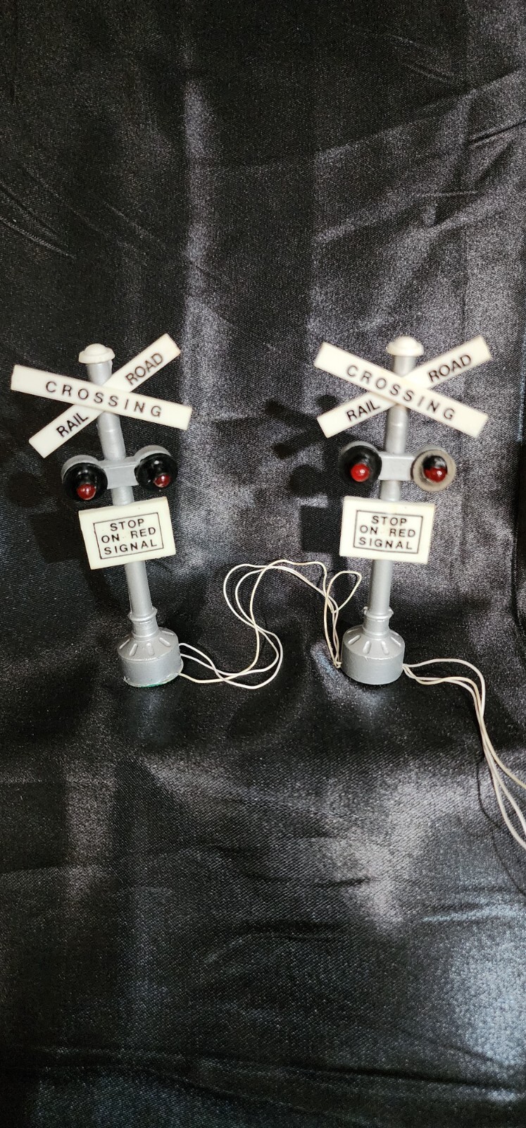 Department Dept 56 Village Railroad Crossing.  Lights Up With Batteries