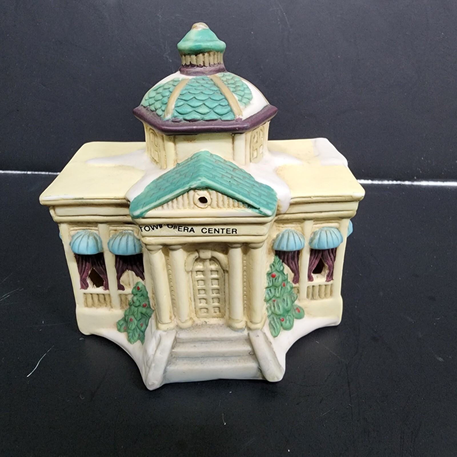 Christmas Opera House, Lighted