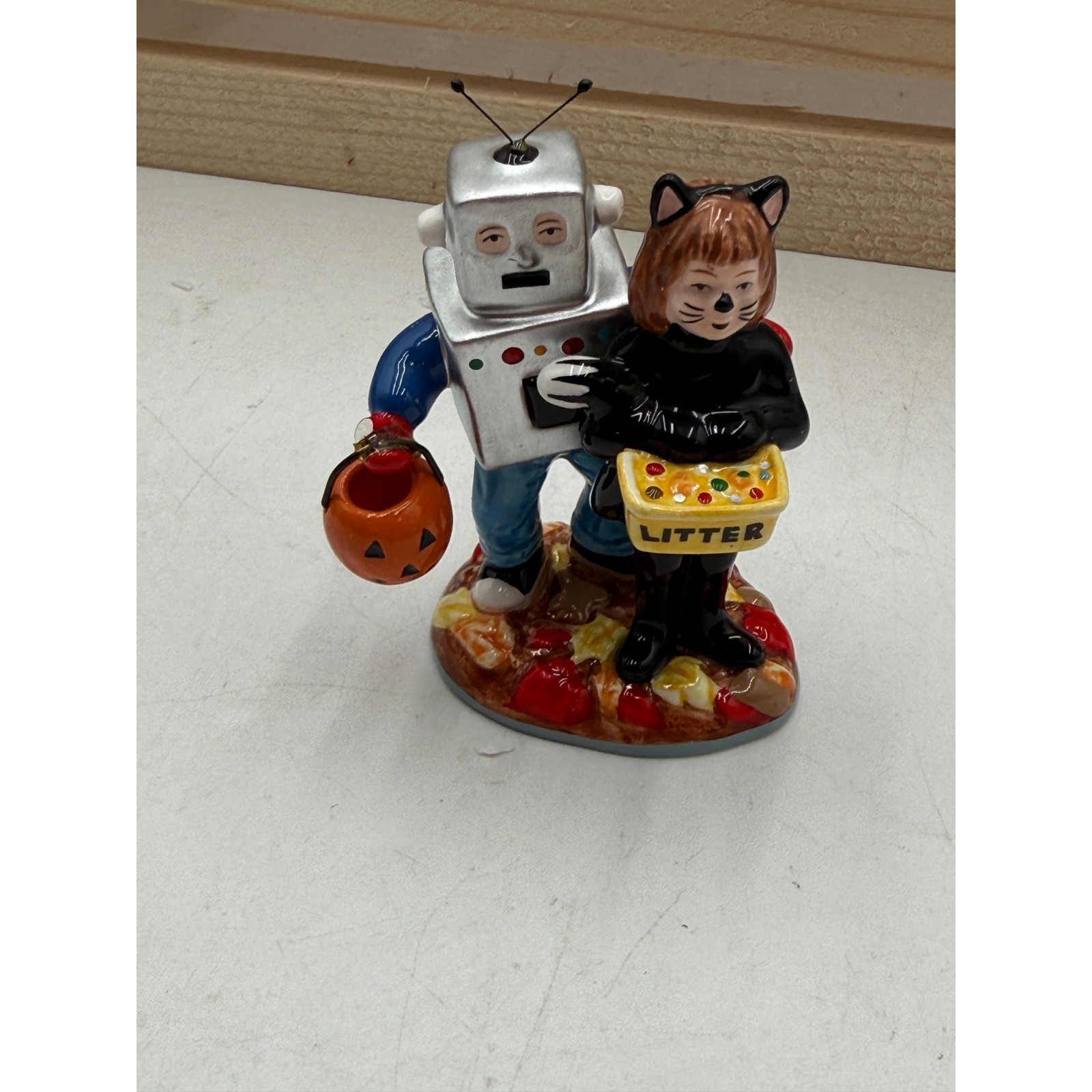 Department 56 Figurines Snow Village Treats For The Kids Halloween Set 56.55016