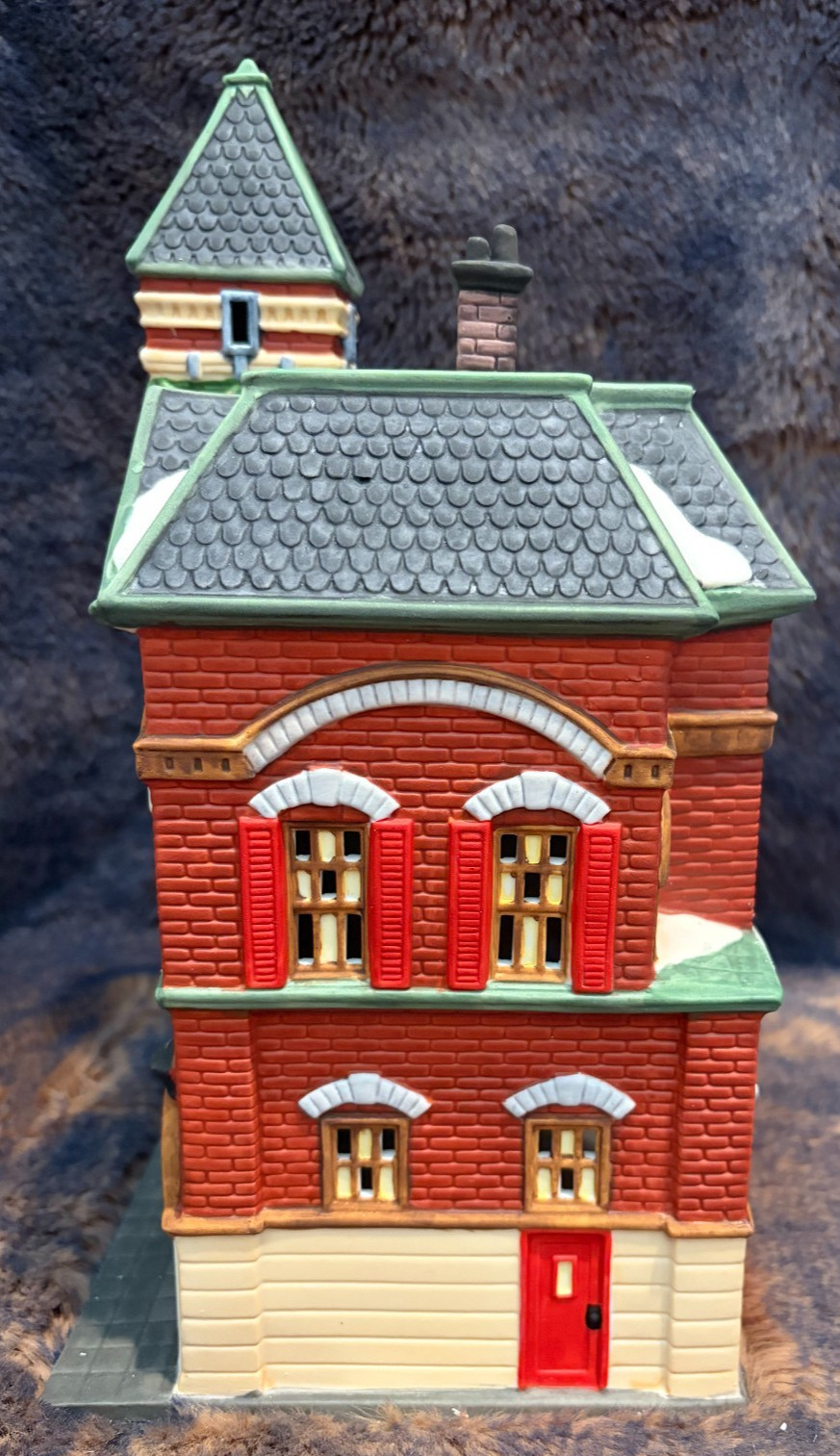 Department 56 “Red Brick Fire Station” #5536-0 Christmas In The City Series