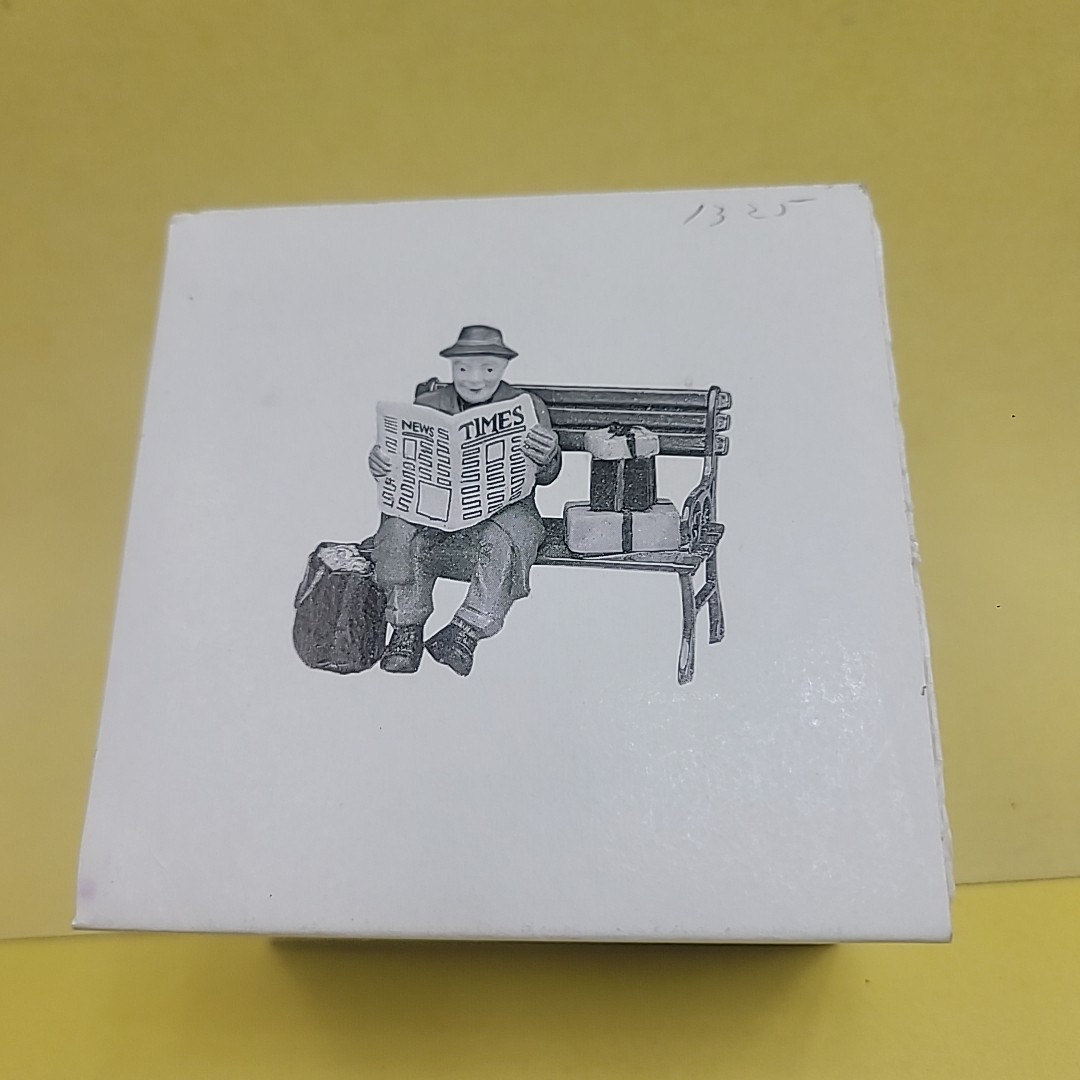 Dept 56 “ Rest Ye Merry Gentleman” Heritage Village Collection # 5540-9 Retired