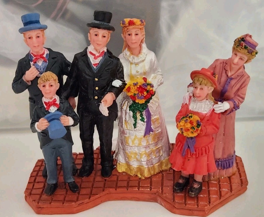 Lemax Xmas Wedding Portrait 22618 Released 2002 Retired 2015
