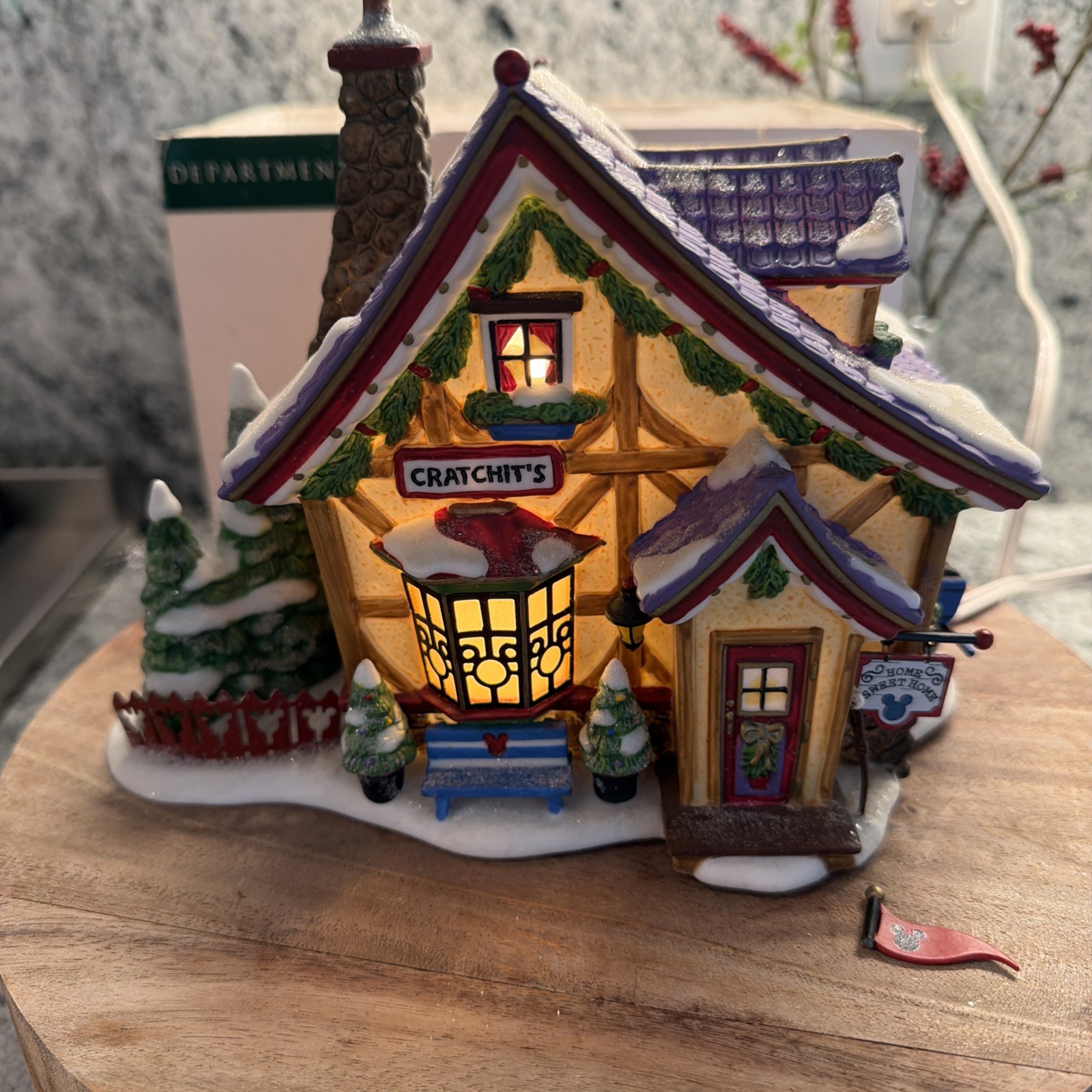 Dept 56 North Pole Christmas Snow Village Disney Mickey Cratchits Cottage House*