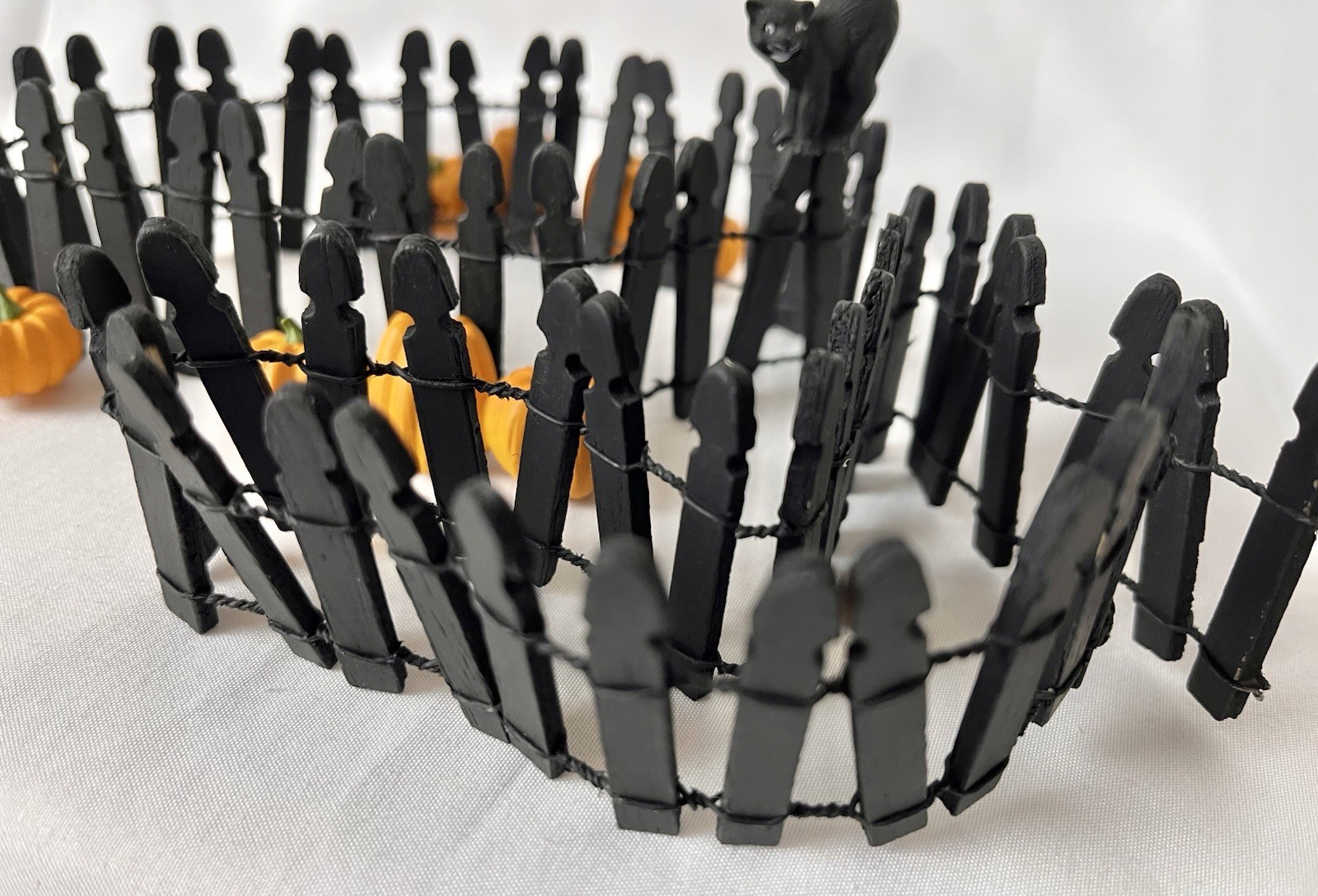 Dept 56 Village Halloween Pumpkin Fence Set of 2 In Original Box 52702