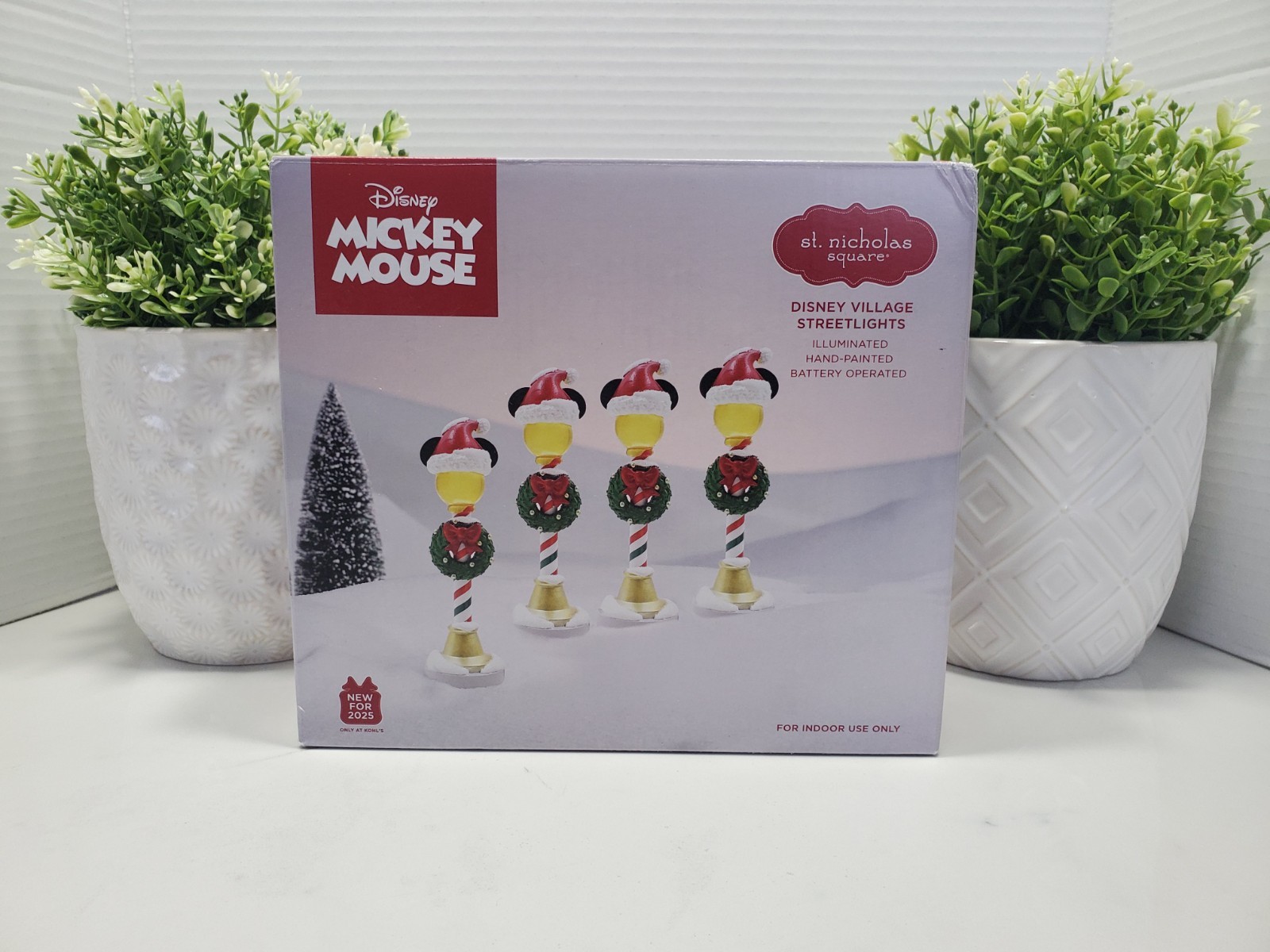 St. Nicholas Square Disney Village Illuminated Streetlights ~ Set Of 4 🎄 New