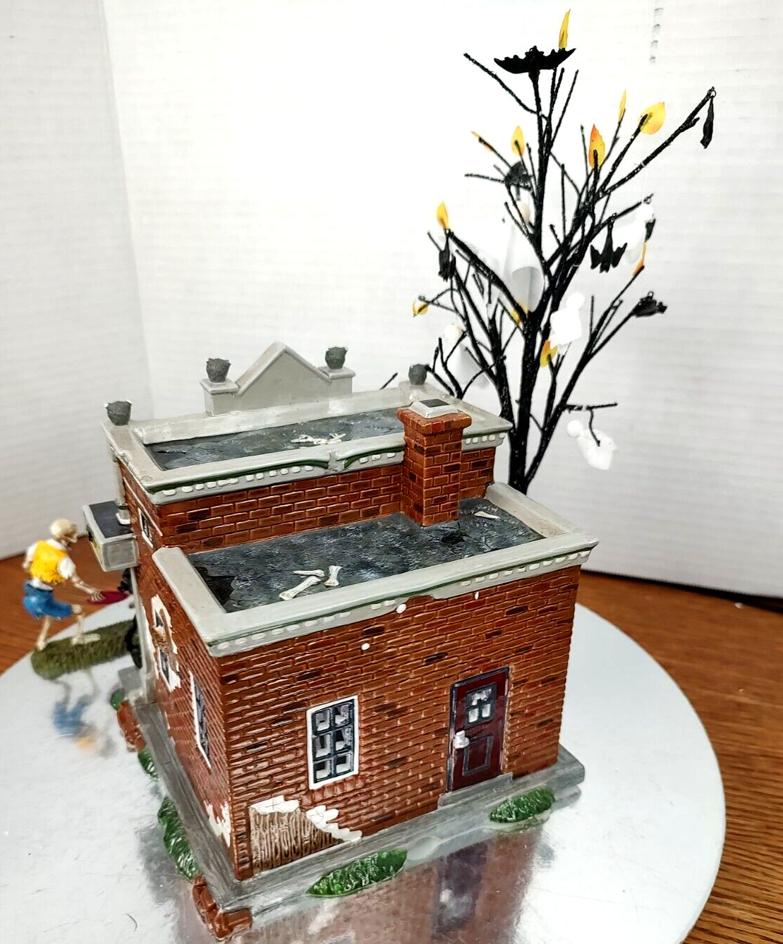 Dept 56 Halloween 2004 2088569 Time to Celebrate Creepys Pet Shop Rare Video NIB