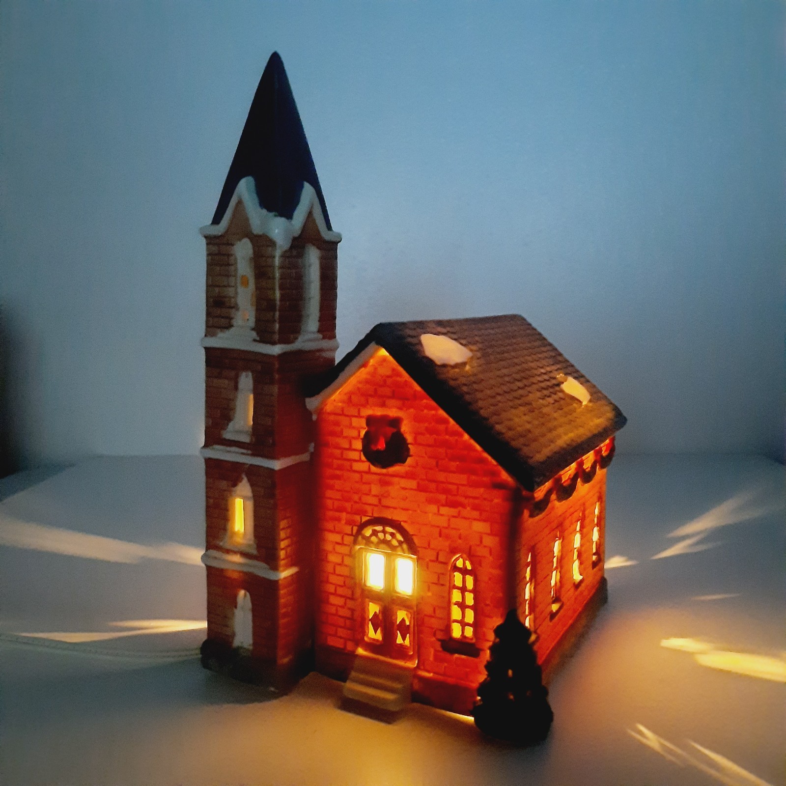 Holiday Expressions Christmas Village Church Lighted 1991 EUC WORKS