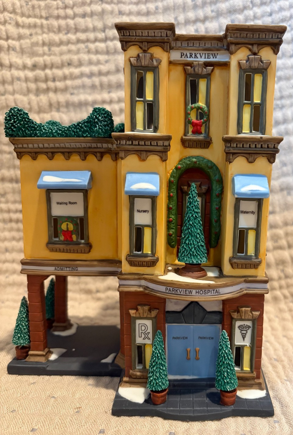 Dept 56 Parkview Hospital #58947 Christmas in the City Good Cond No Cord