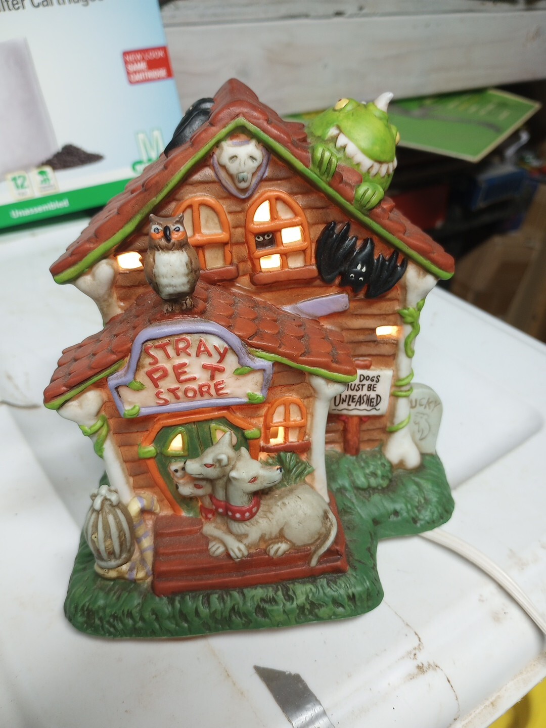 Midwest Of Cannon Falls Creepy Hollow Pet Shop – Halloween Village Retired