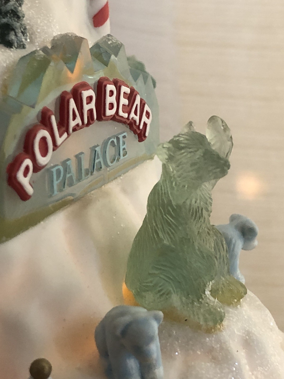 Dept 56 North Pole Polar Bear Palace #799918 Ltd Ed 12000 Retired w/ Box