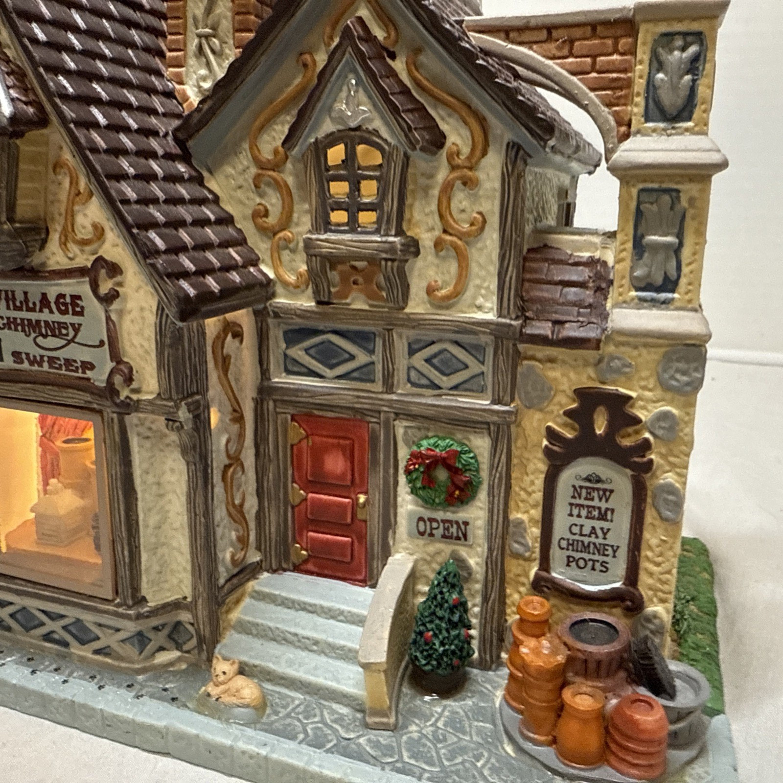 Retired 2009 Lemax Village Chimney Sweep Coventry Cove Christmas 95875 Lighted