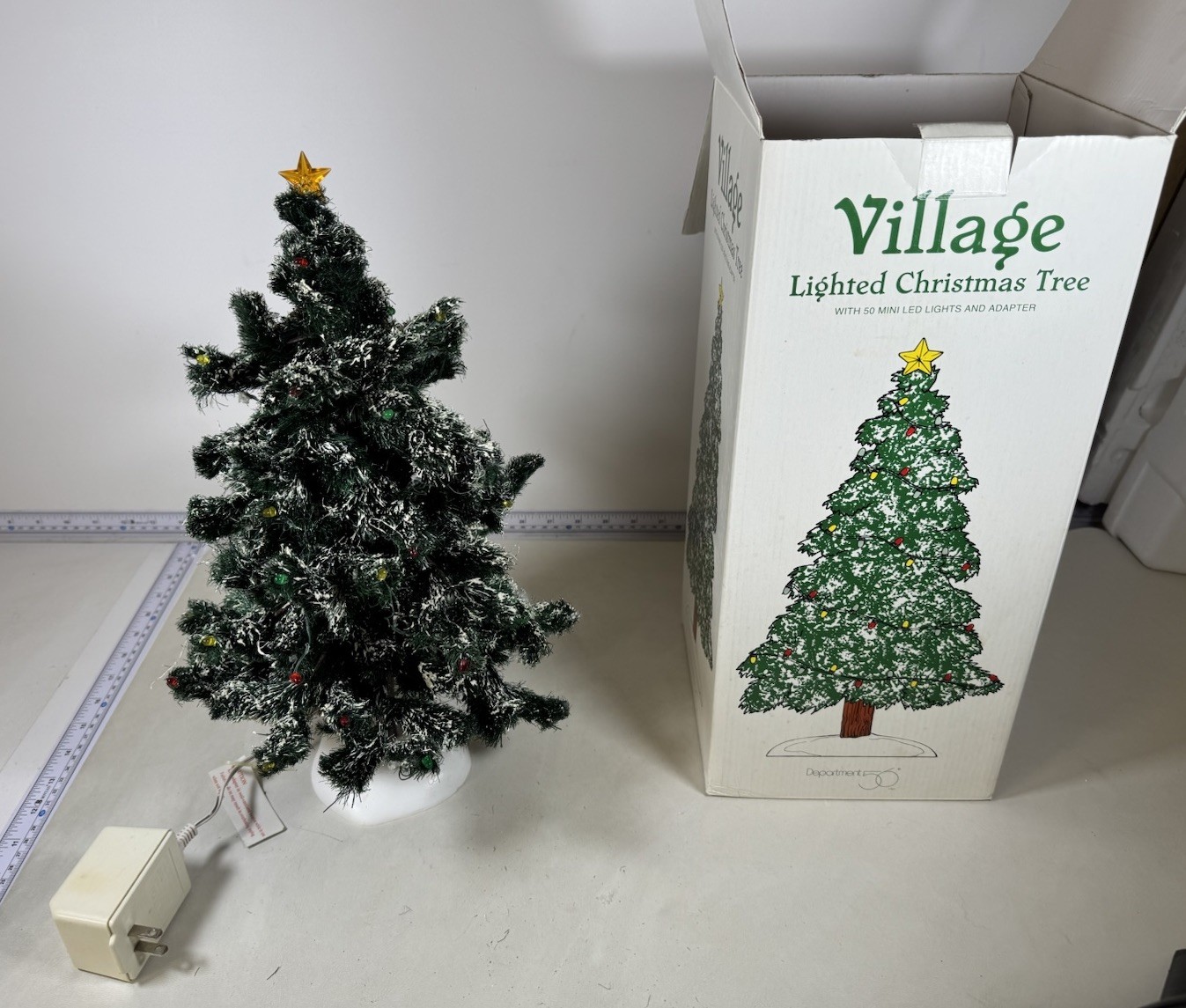 DEPT 56 SNOW VILLAGE LIGHTED CHRISTMAS TREE W/ MINI LIGHTS 52690 15″ RARE WORKS