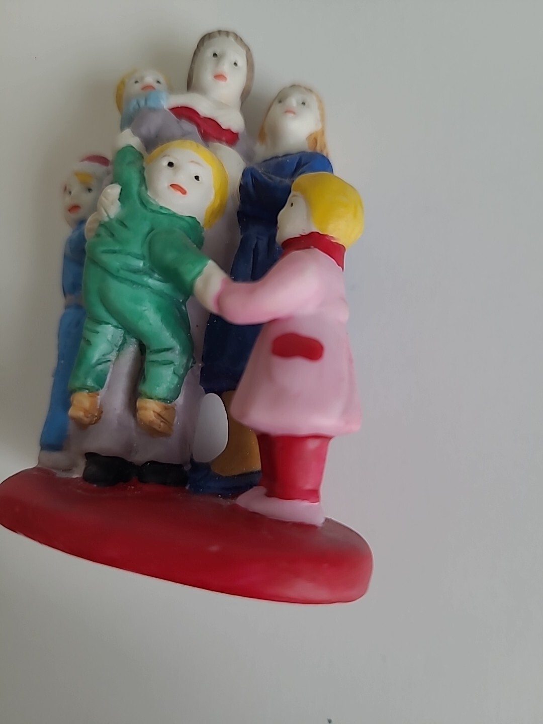 Christmas Village Family of Six 2.5″ Great Condition See Description!