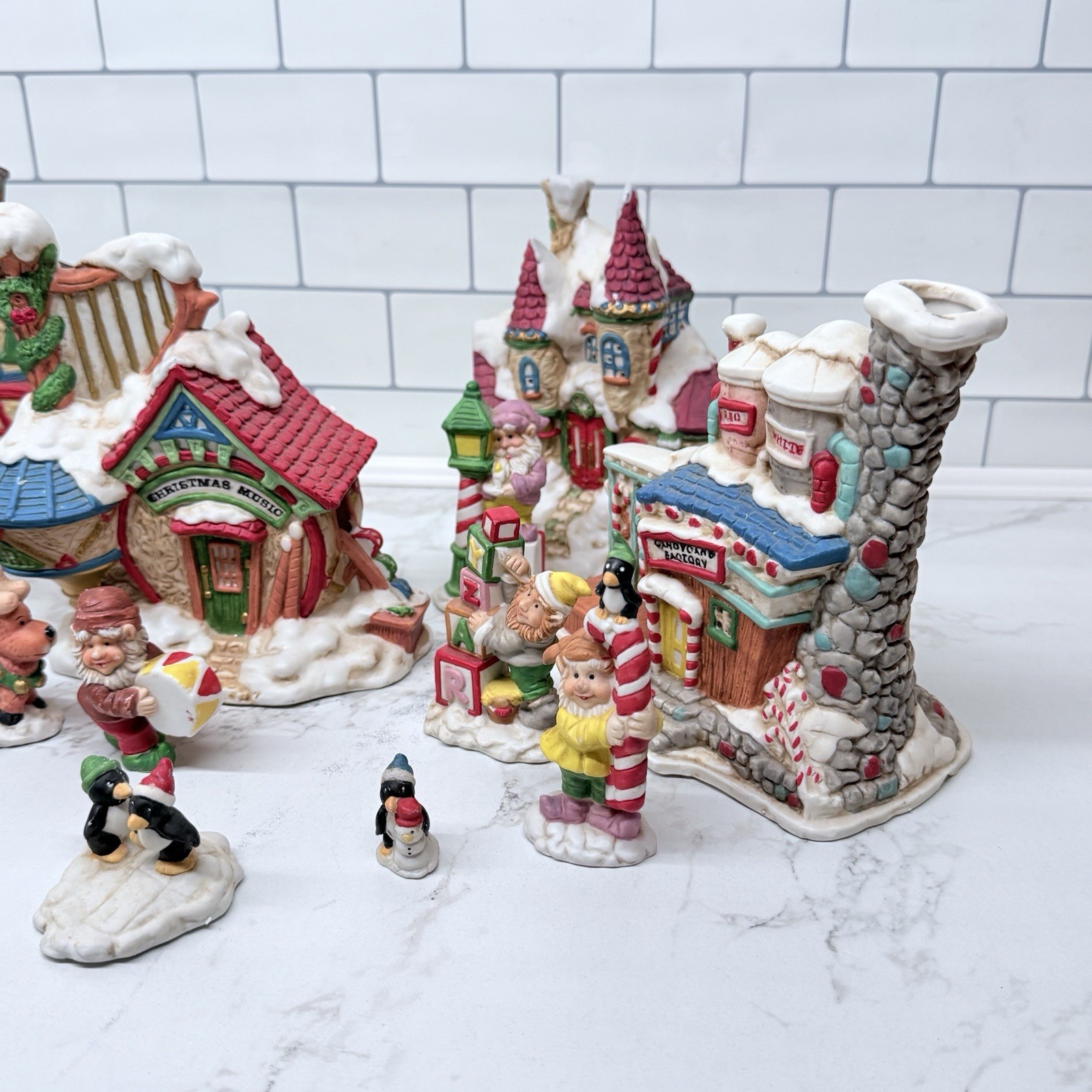 Vintage Grandeur Noel Santa’s Village 23 Piece Illuminated Porcelain Set