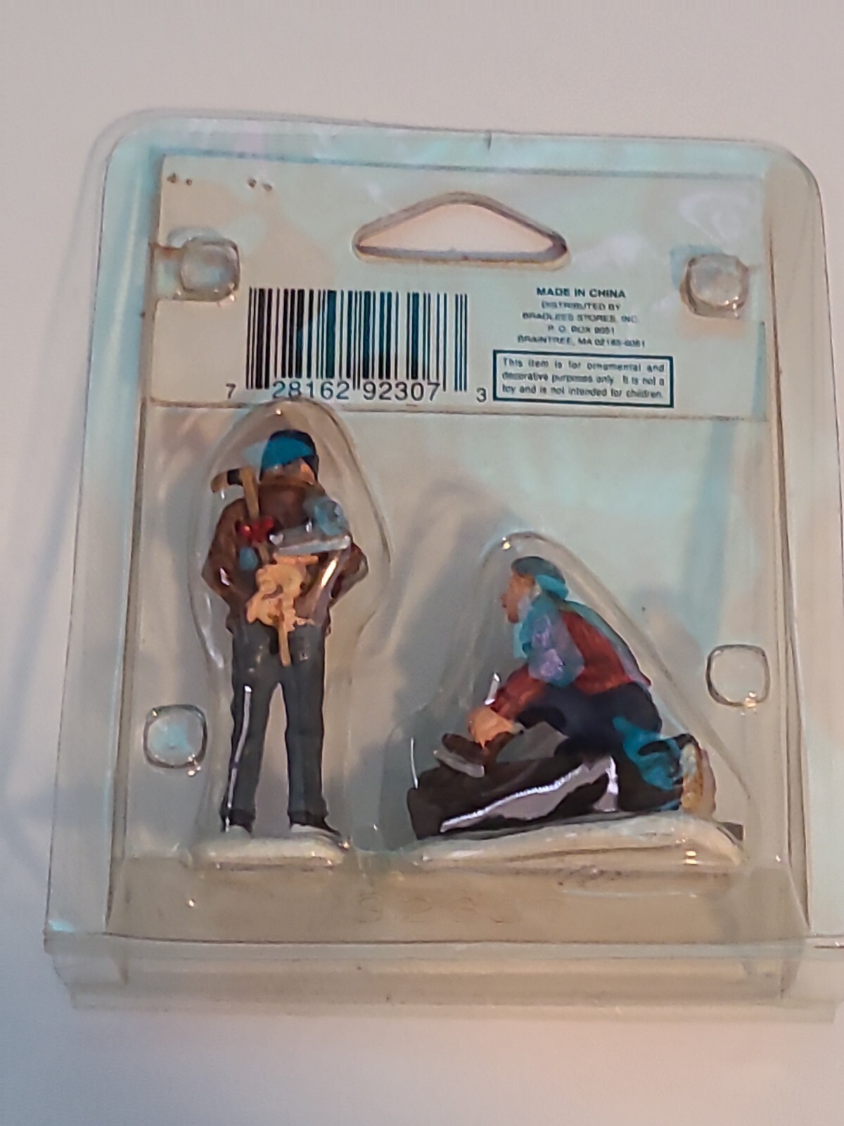 Grandpa’s Gift Lemax village collection PolyResin Figurines 1999 #92307A