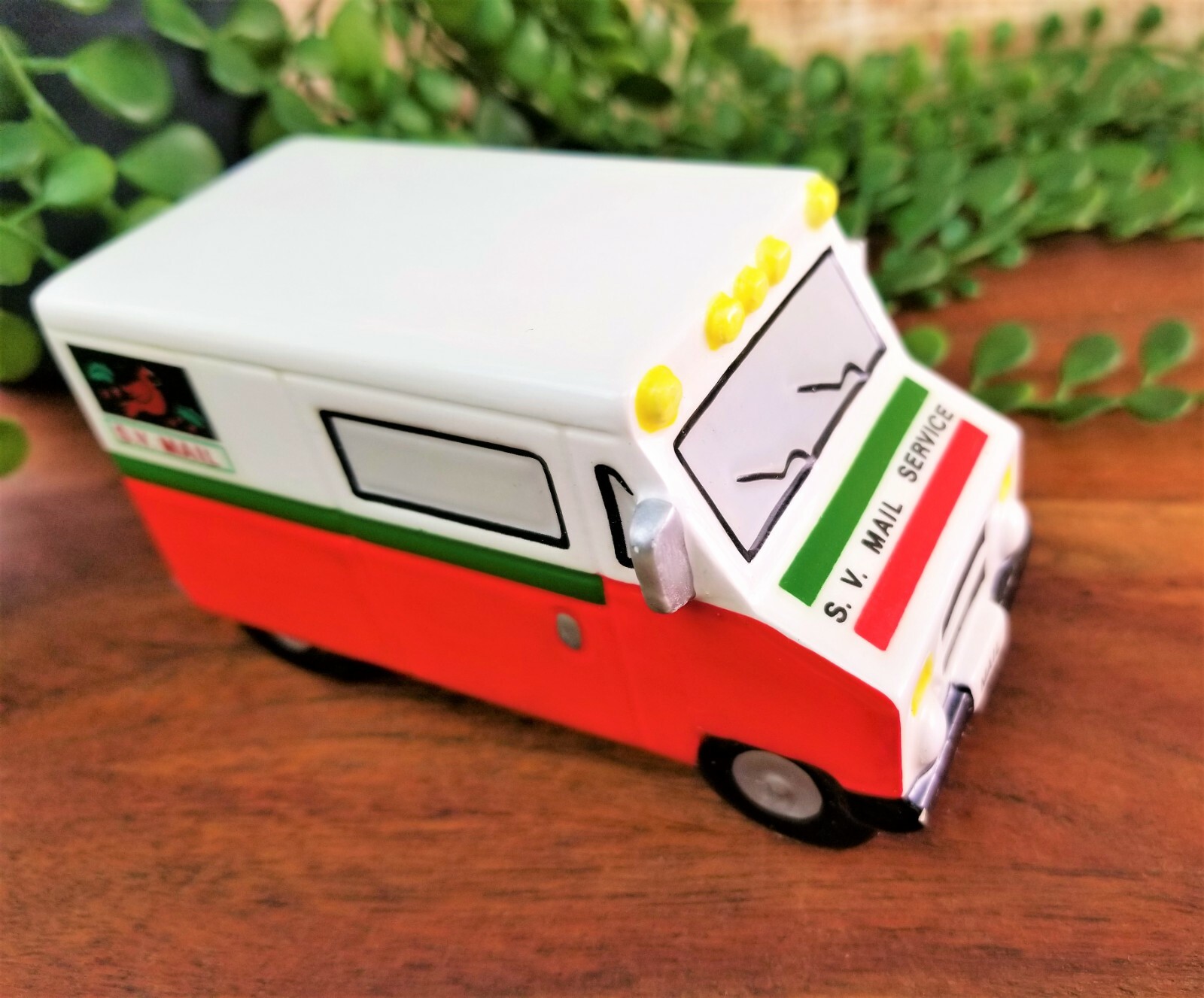 Dept 56 Village Special Delivery SV POSTAL SERVICE Red & White Town Mail Truck