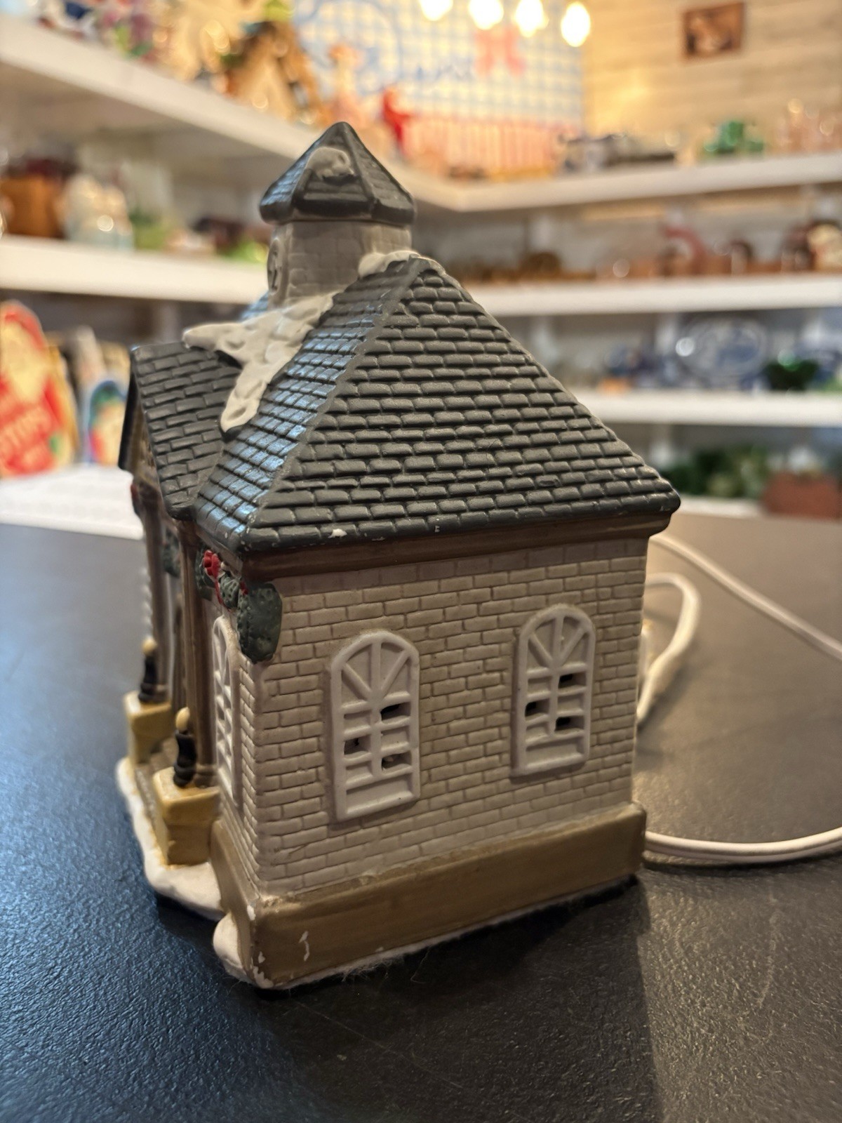 Winter Valley Villages Library Porcelain Lighted House w/ Box & Cord