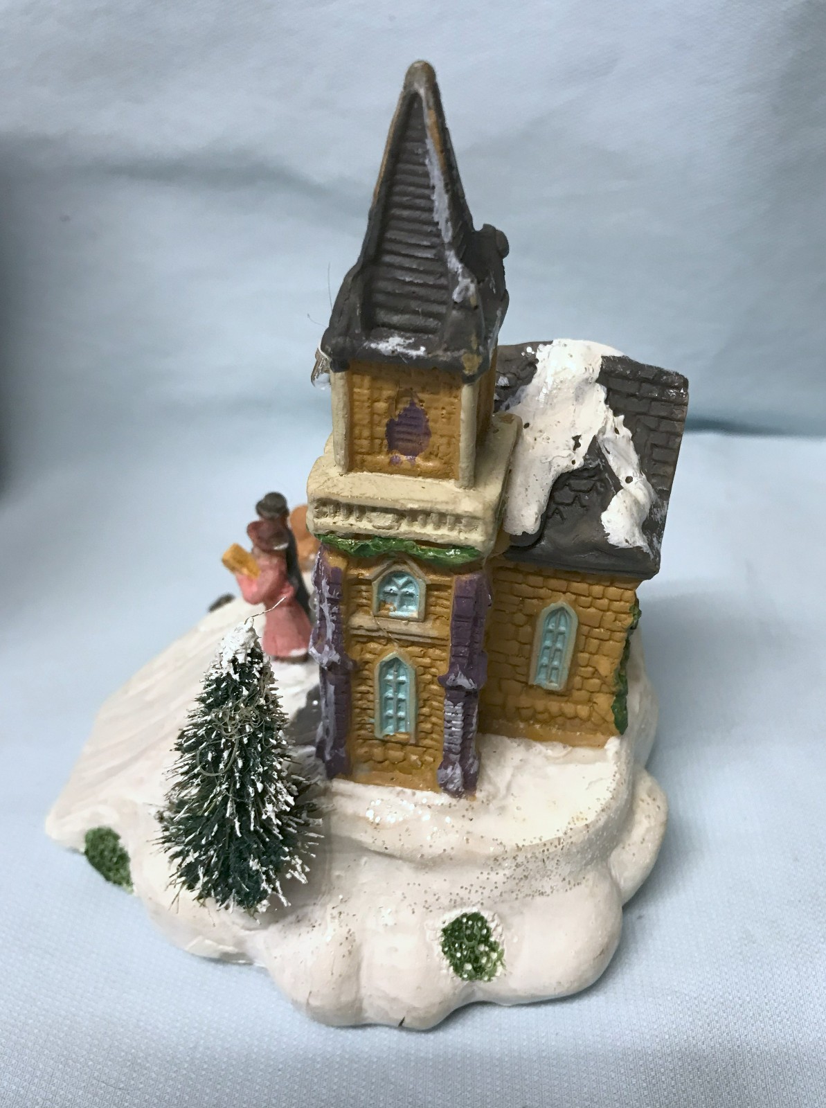 CHRISTMAS LIGHTED CHURCH Polyresin 6″ H w/Led Battery Operated Vtg NOS (A2)