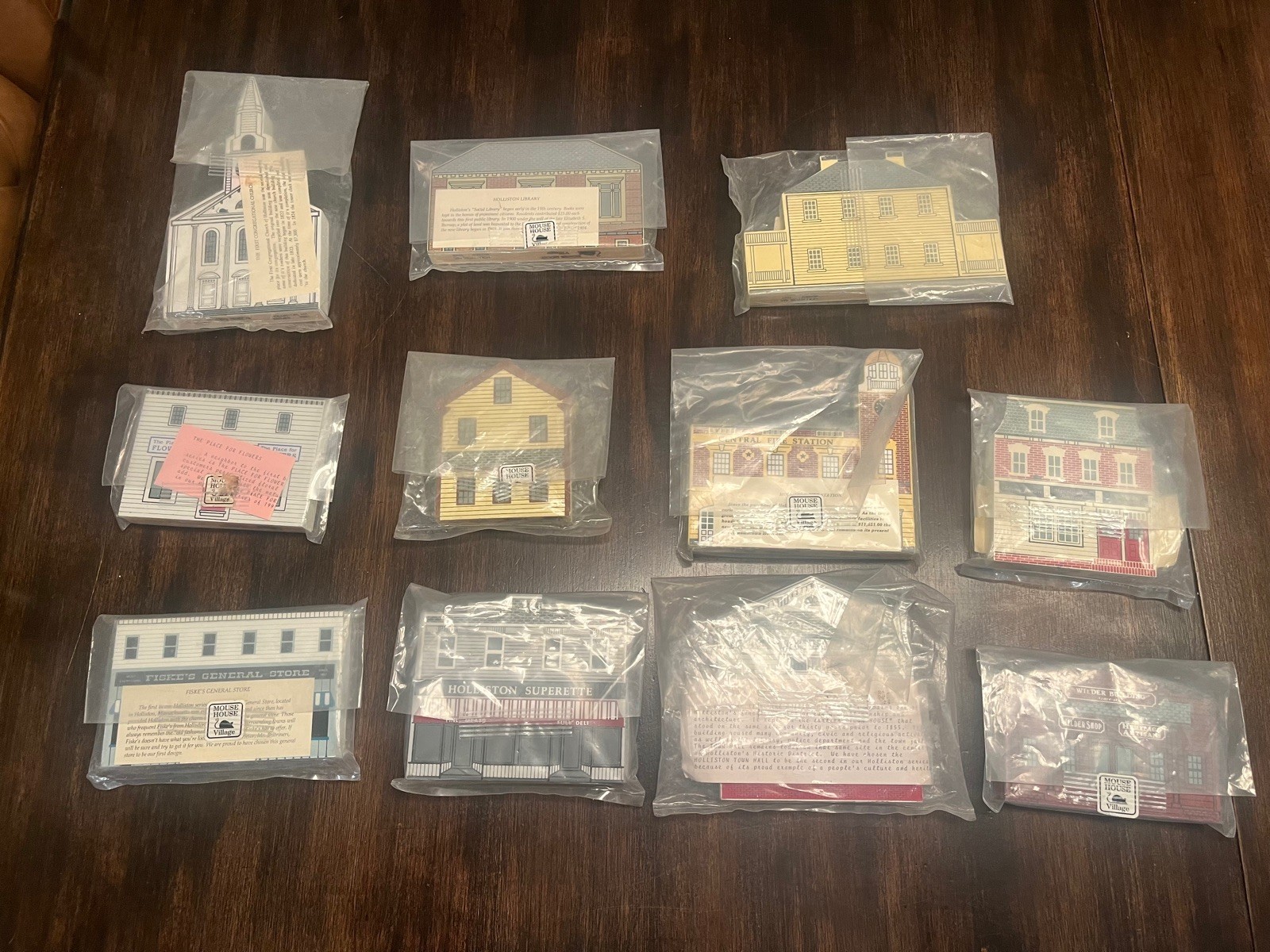 Lot of 11 Holliston Ma Superette Mouse House Village 1991