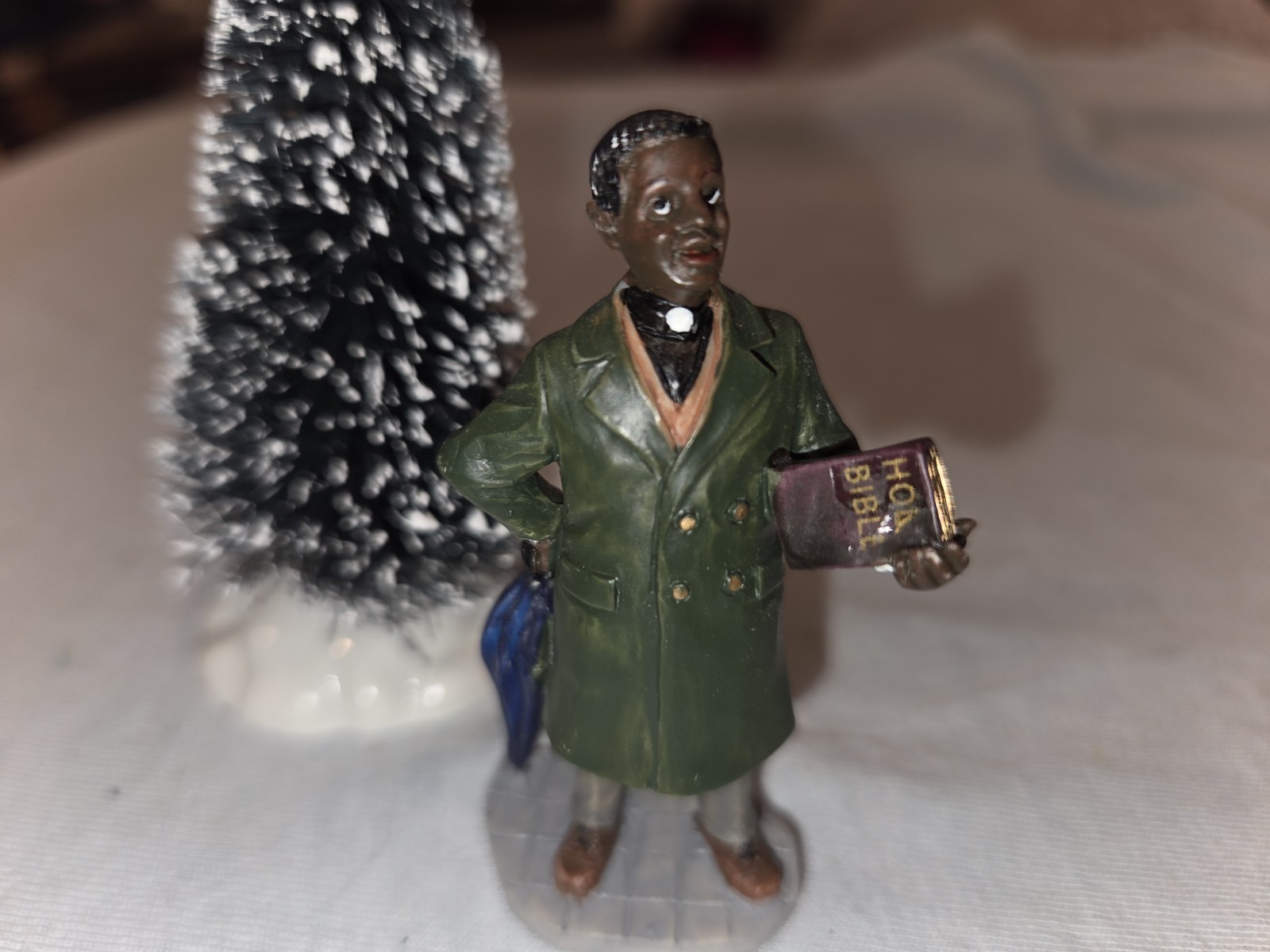 Lemax African American PREACHER w/Bible & Lemax Tree