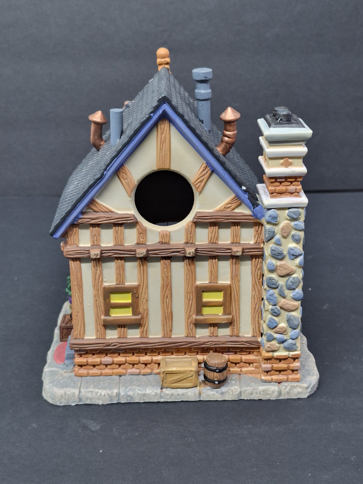 Lemax Caddington Village Pam’s Gingerbread Bakery Christmas Village