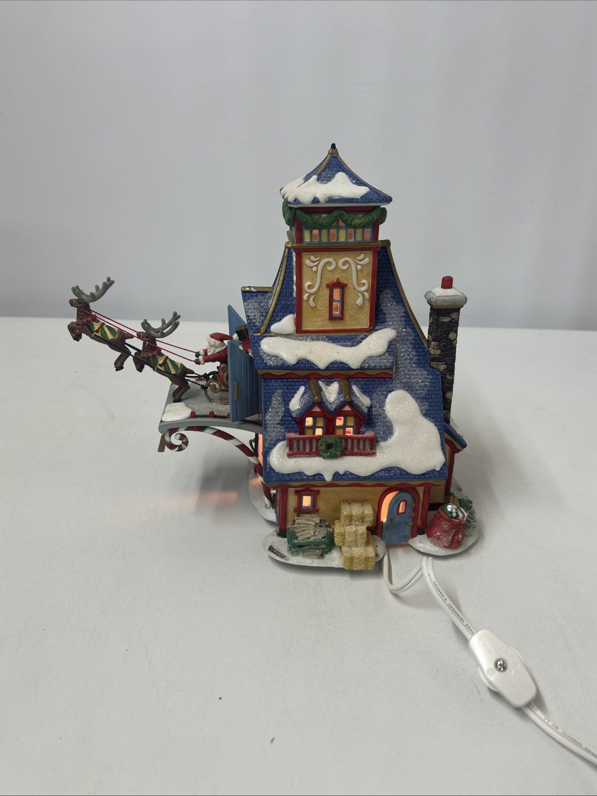 Christmas Village Santa’s Sleigh Launch Dept 56 No Original Box 2001
