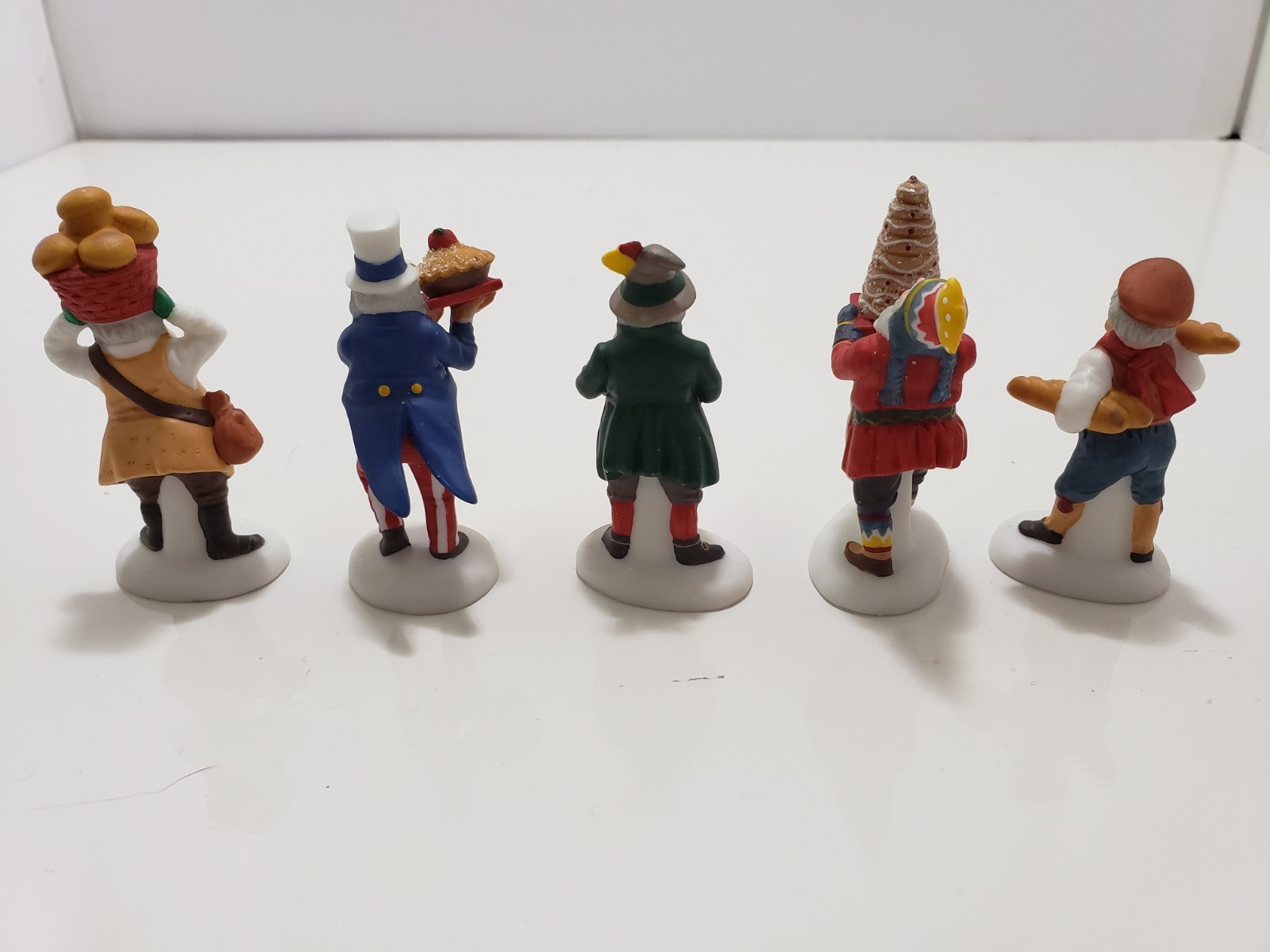 Dept 56 North Pole Series Early Rising Elves 56369 & Holiday Delivery 56371 Nice