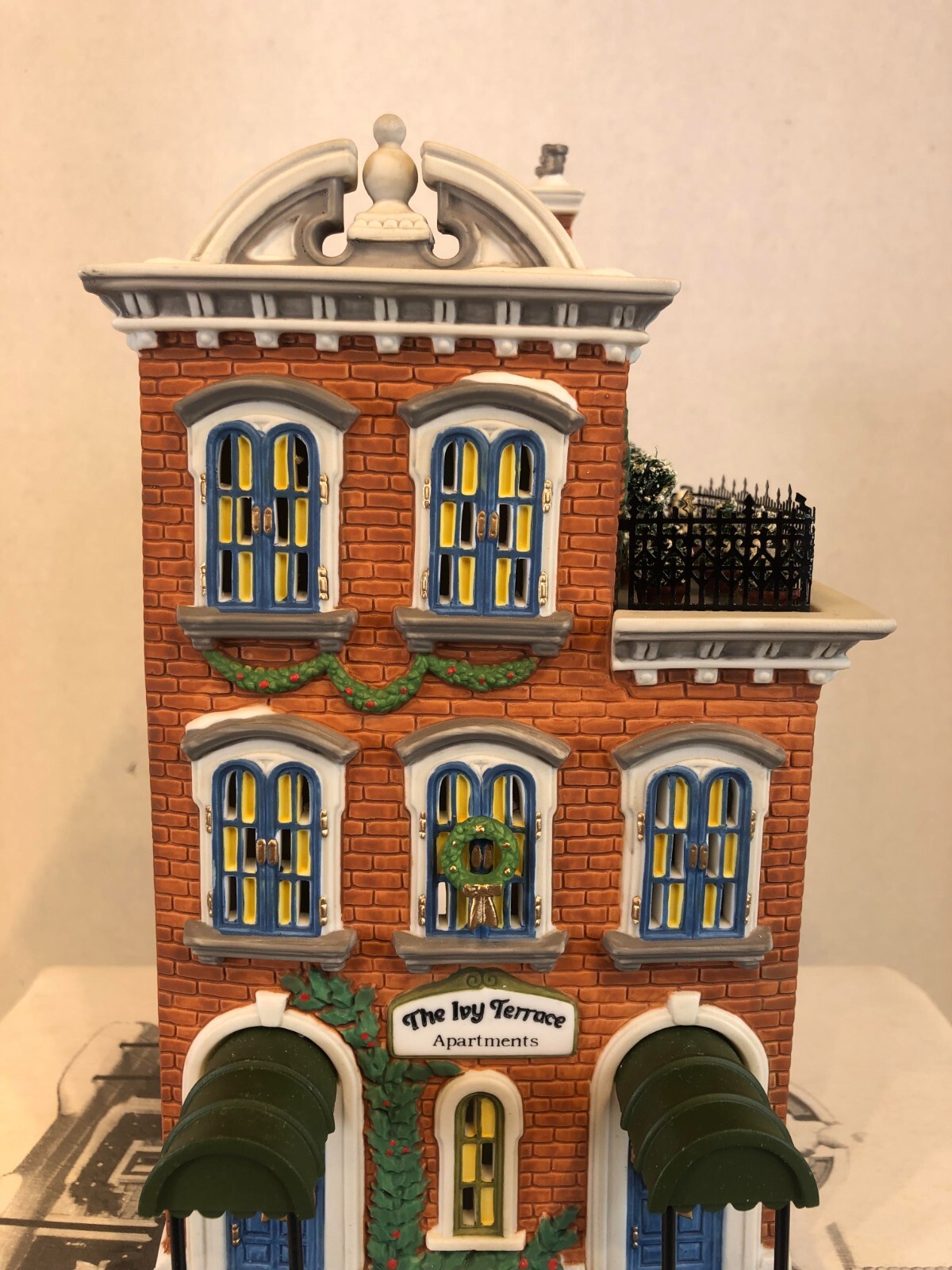 Department 56 heritage Village Collection Ivy Terrace Apartments