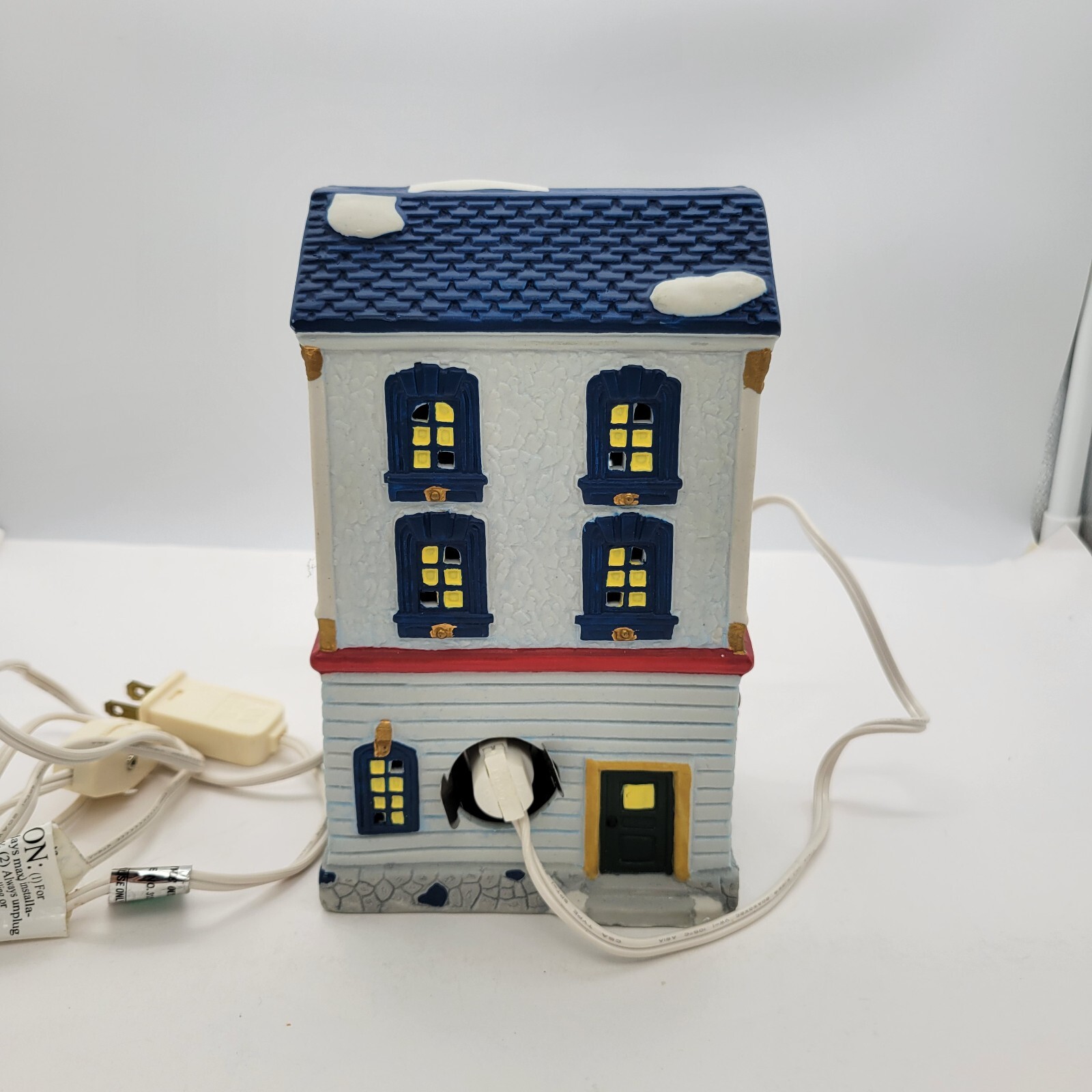 Dickensville Bank Noma Porcelain Christmas Village 1995 7-1/8 Tall Works