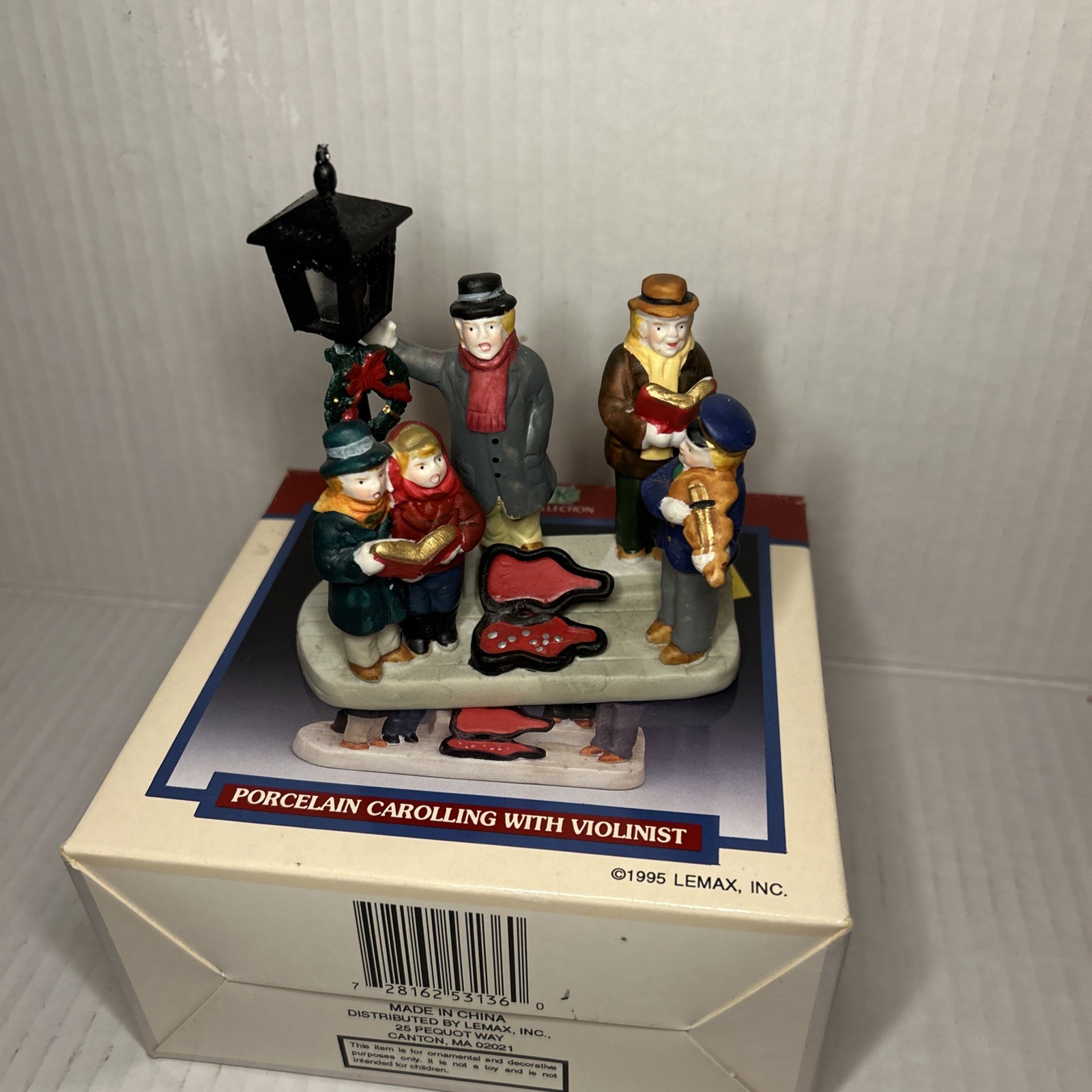 Lemax Christmas Village Collection 1995 Porcelain Carolling with Violinist 53136