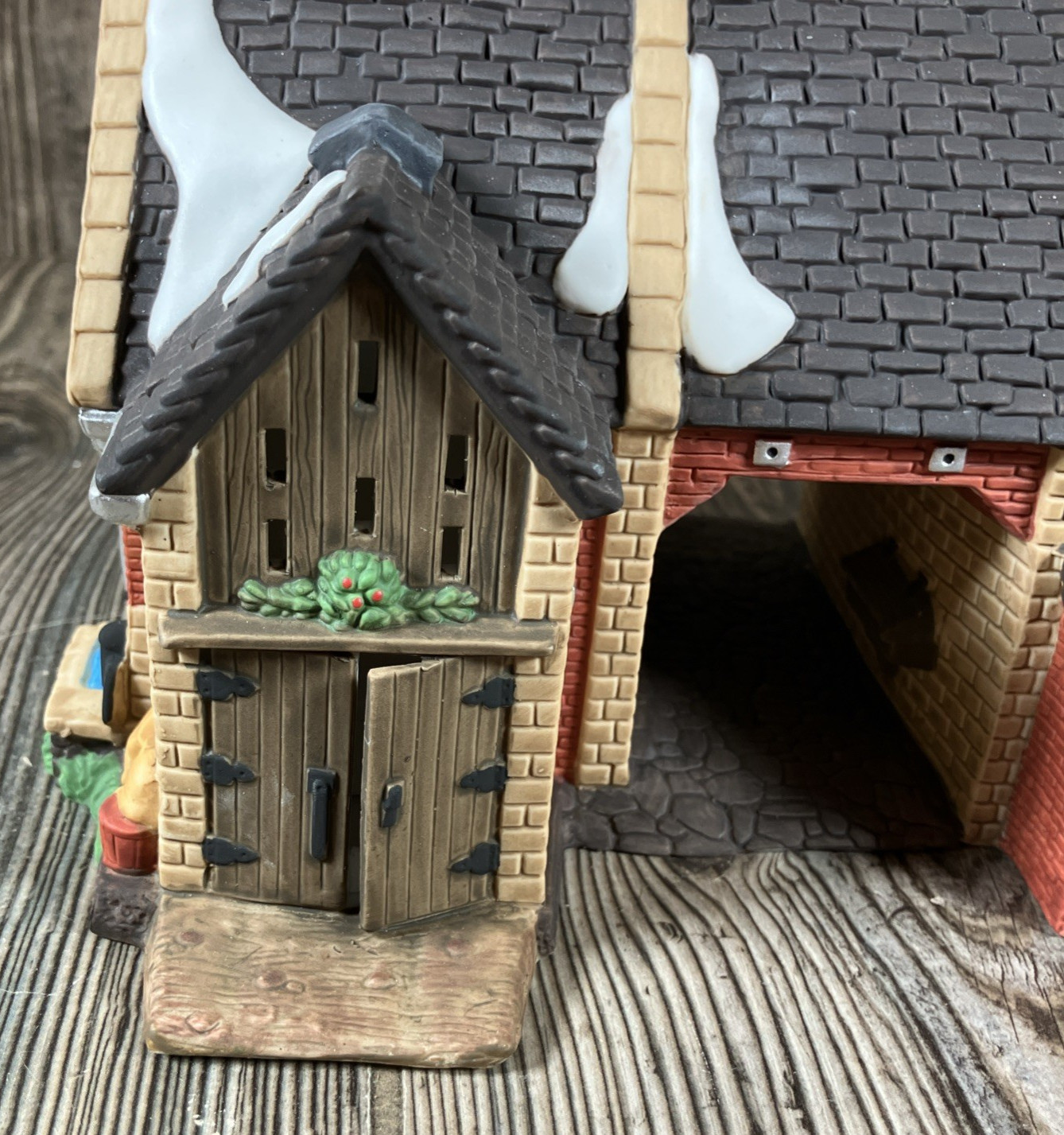 Dept 56 Dickens Village Butter Tub Barn Figurine 1996 Double Light, Box #58338