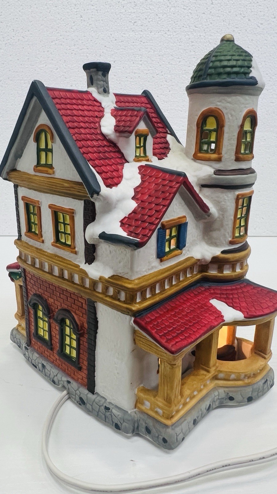 Copperfield Keepsake “Gifts & Antiques” Porcelain Lighted House Excellent !