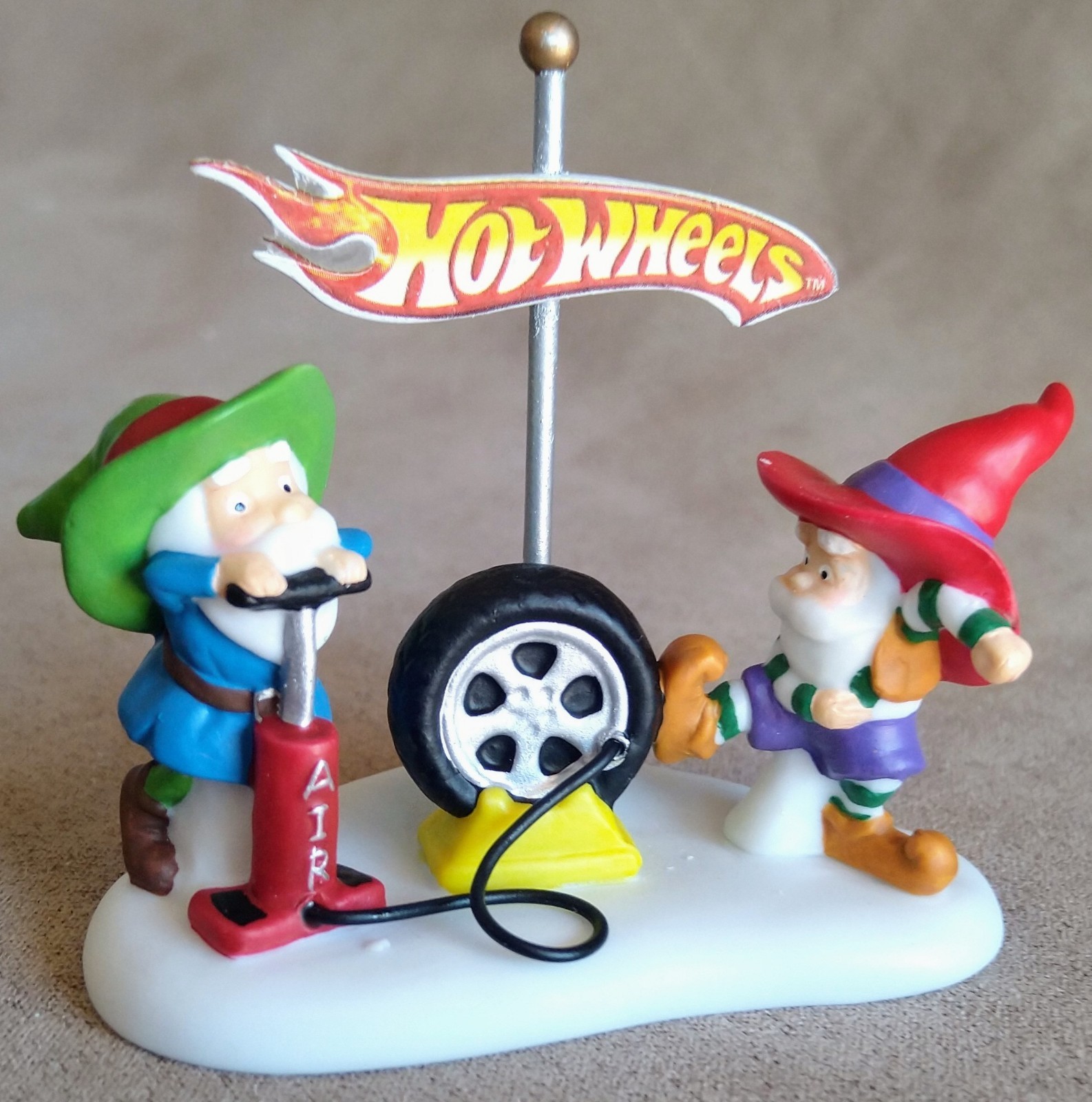 Let’s Give It A Spin #56441 Hot Wheels Department 56 North Pole-BUYER GUARANTEE