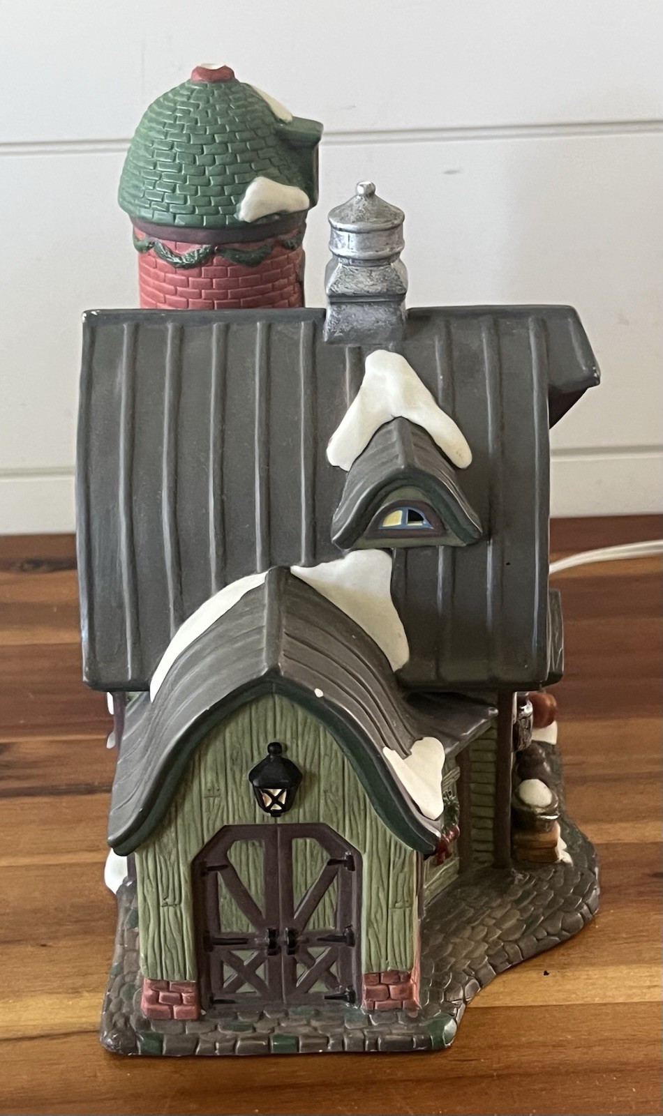 Heartland Valley Village 2000 O’Well Lighted Red Barn Silo Limited Edition RARE