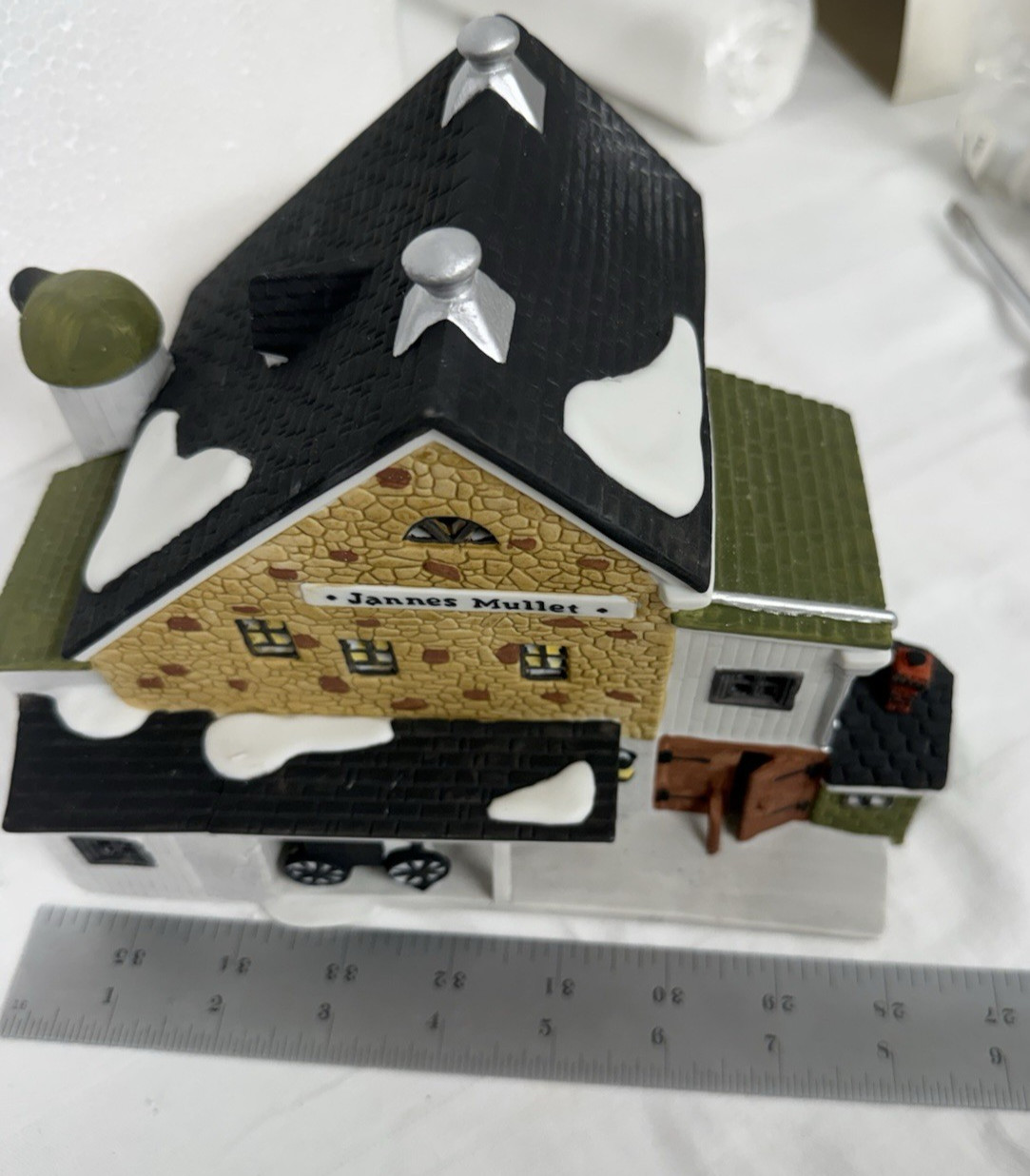 DEPT 56 Pennsylvania Dutch Barn Jannes Mullet Amish Barn & Buggy, People, Animal