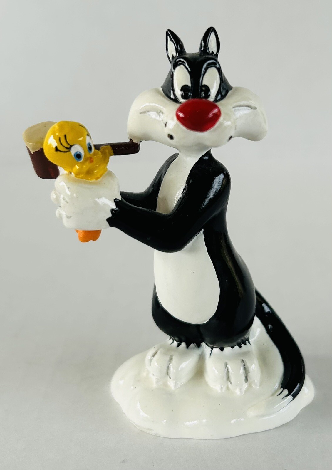 Dept 56 Christmas Village Looney Tunes Film Festival #54983 Bugs Bunny Sylvester