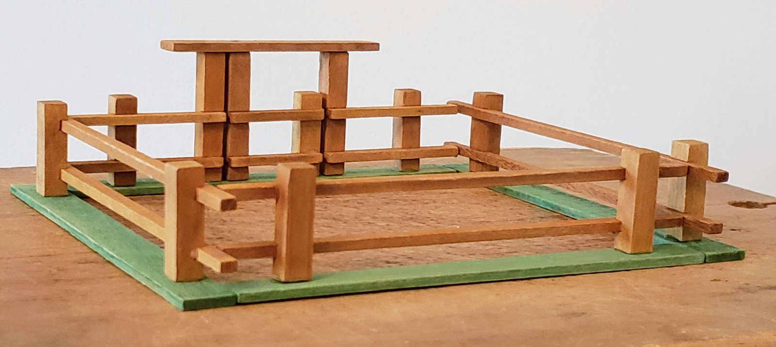Vintage 4PC Wood TINY 6″W X 2″T Germany PUTZ Erzgebirge VILLAGE Christmas FENCE