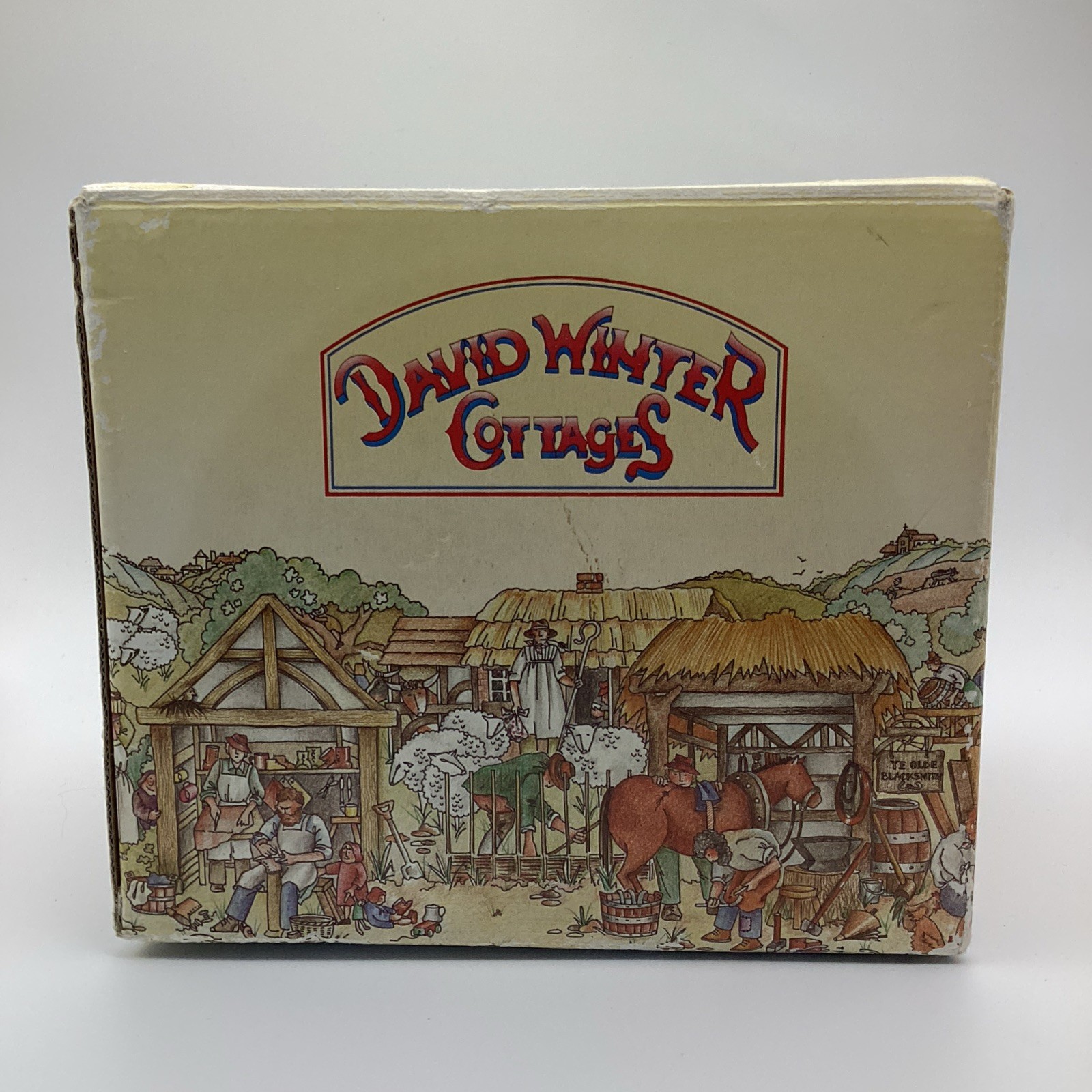 1983 Vintage David Winter Cottages The Green Dragon W/Box & Cert of Authenticity