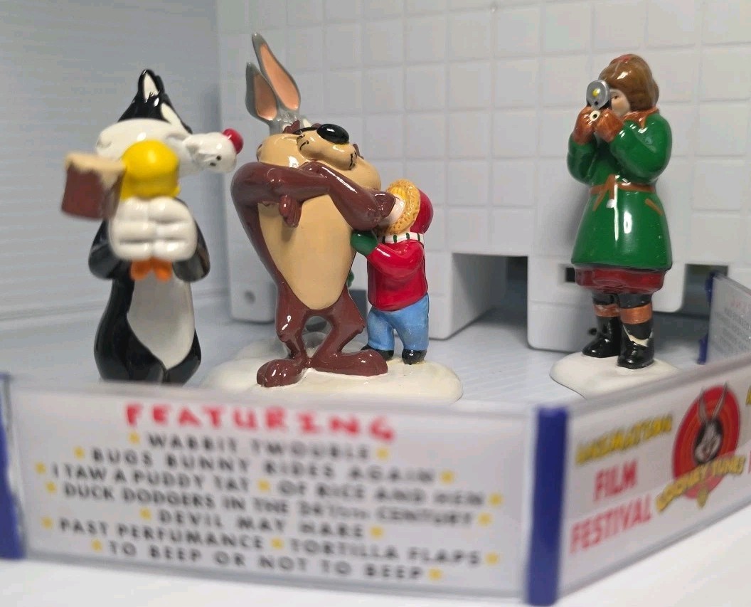 DEPARTMENT 56 “The Looney Tunes Animation Film Festival” #54983 RETIRED