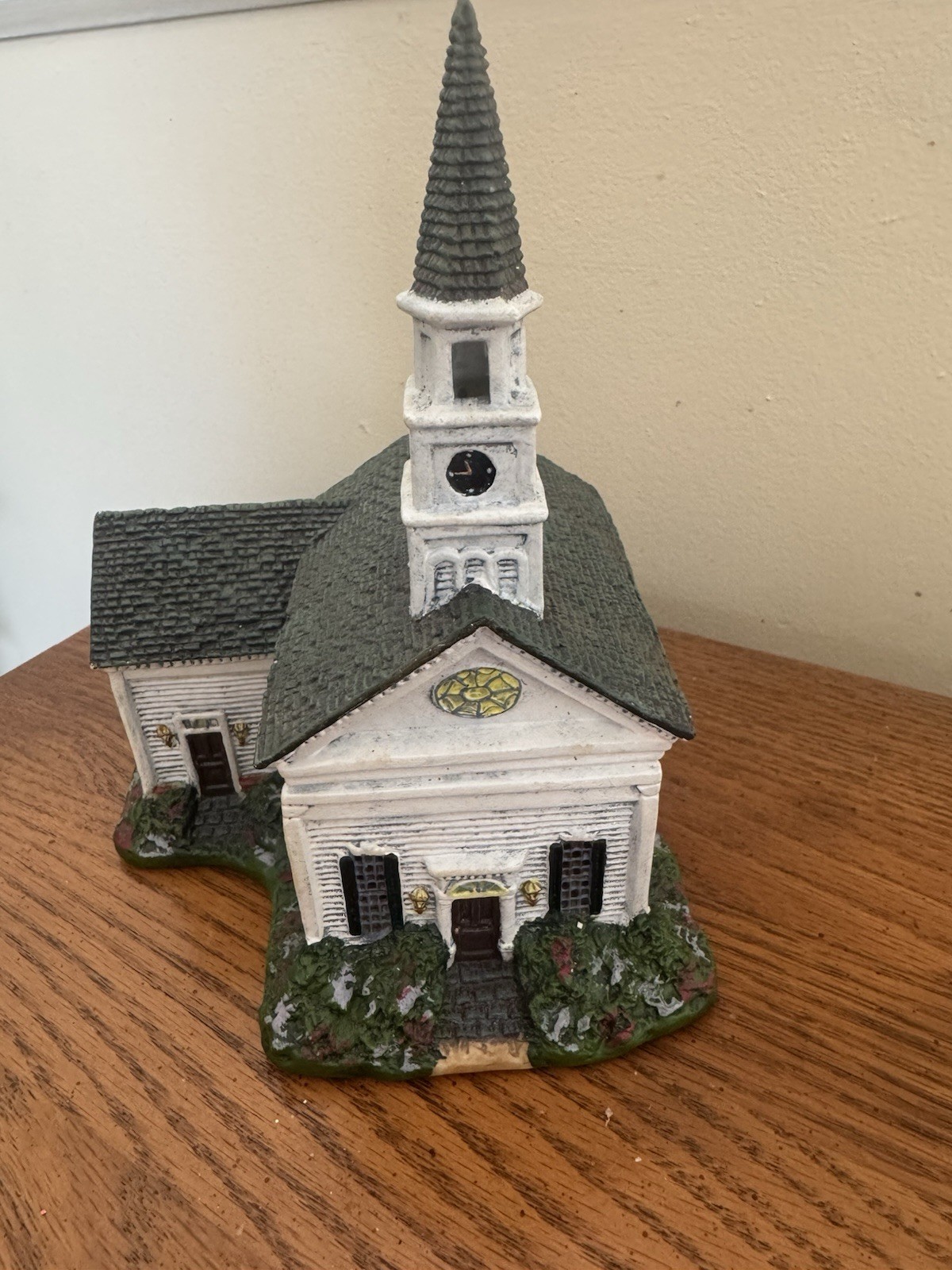 Collectible Lang & Wise Stonington Church 1998 6 H X4 1/2”W