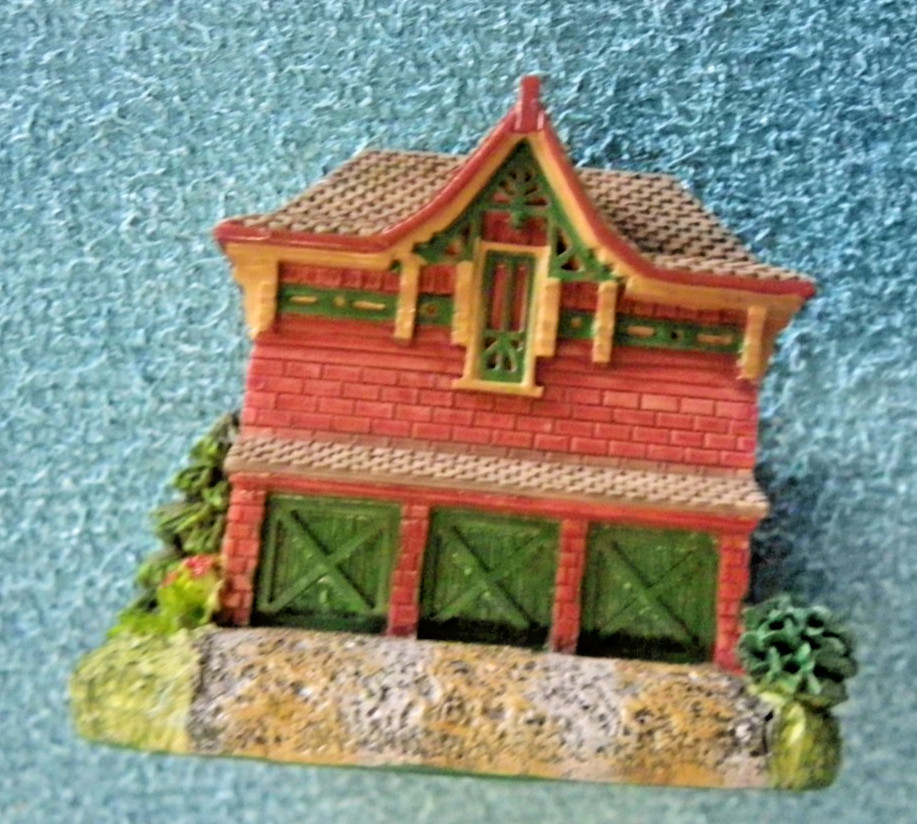 Liberty Falls Village Set w/Free Sinclair Carriage House 2001 Unused in Box