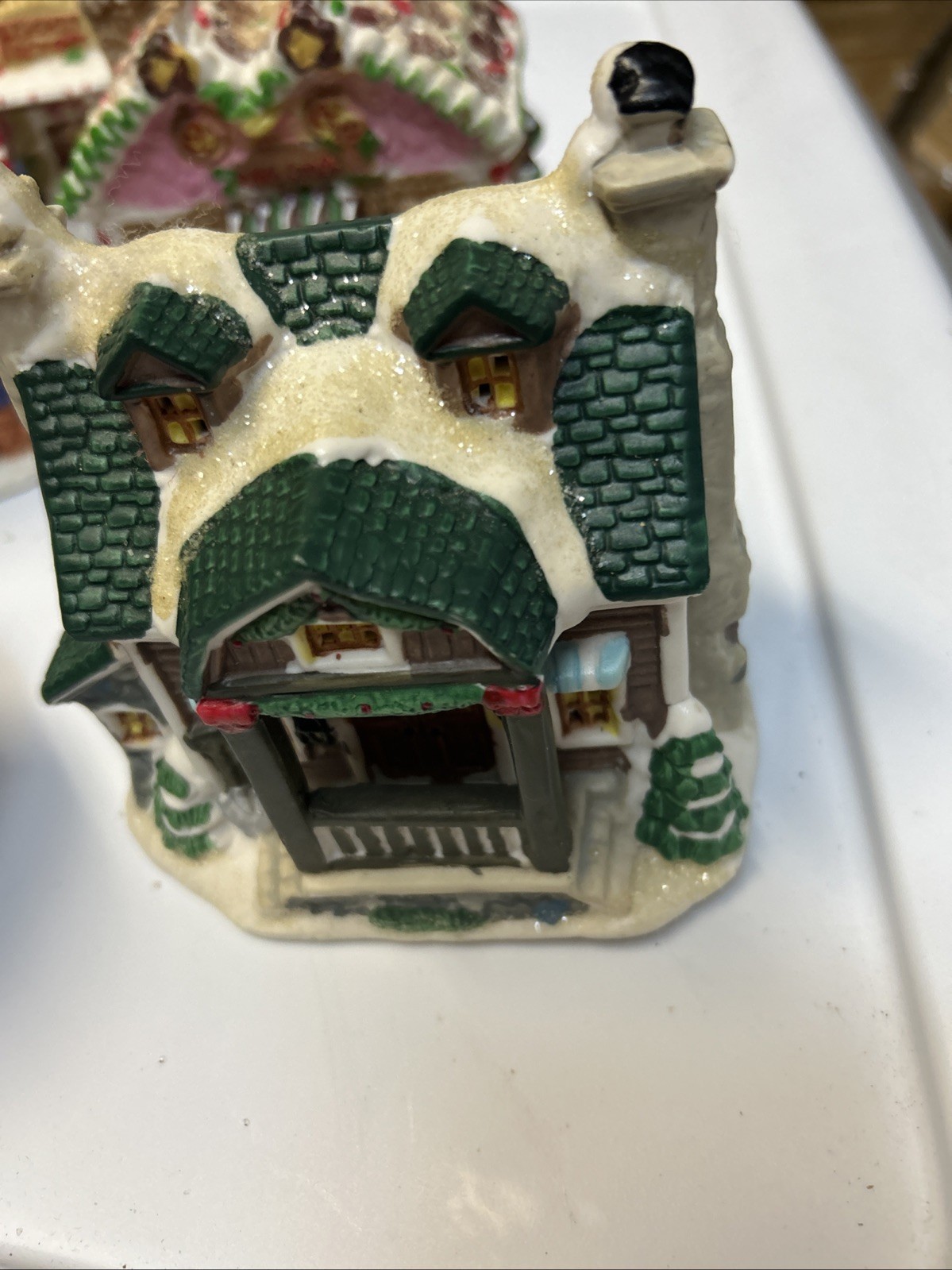 (5) Gingerfrost Lane 2005 ceramic Christmas lot