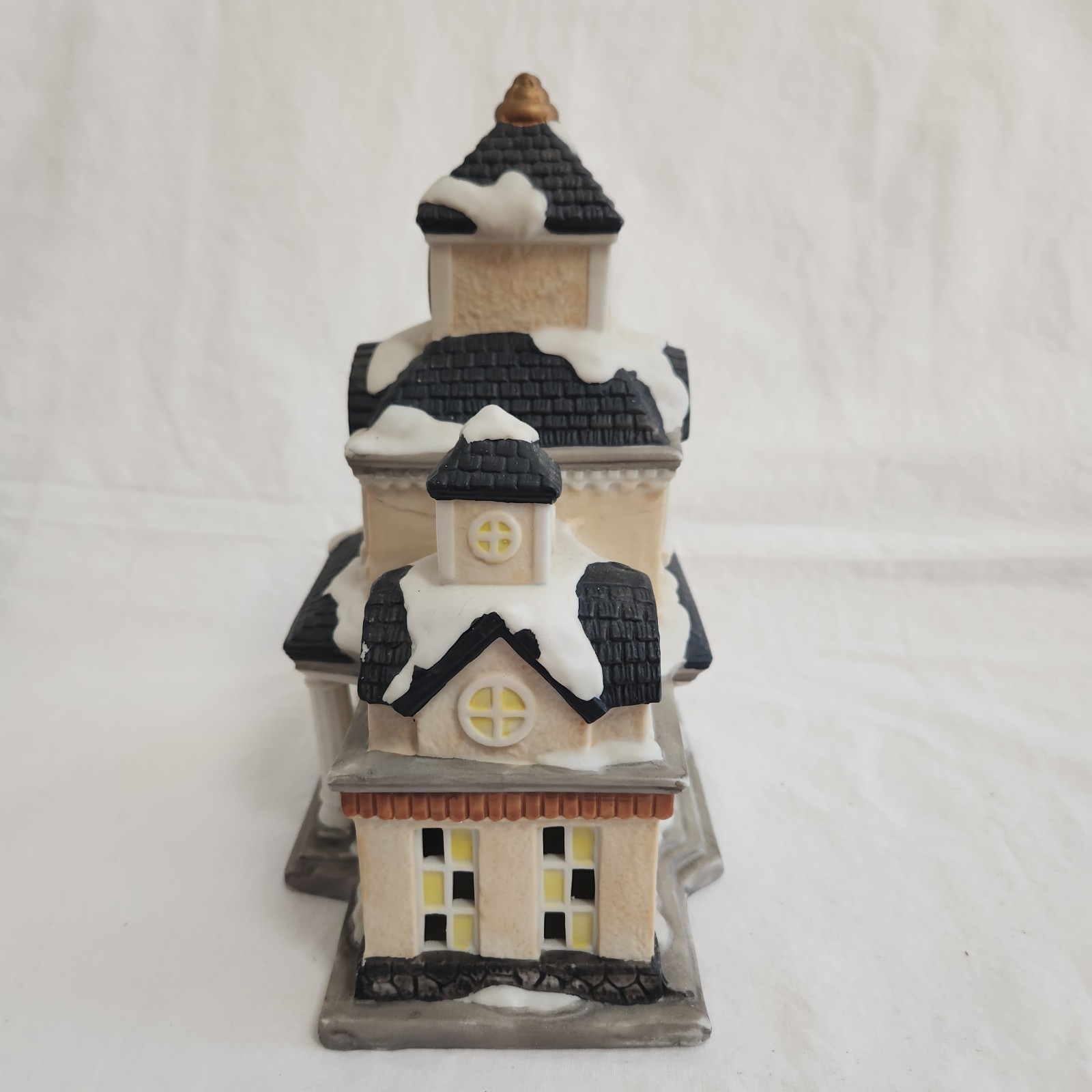 Mercuries Dickens St. Train Station Building Winter Christmas Village Display